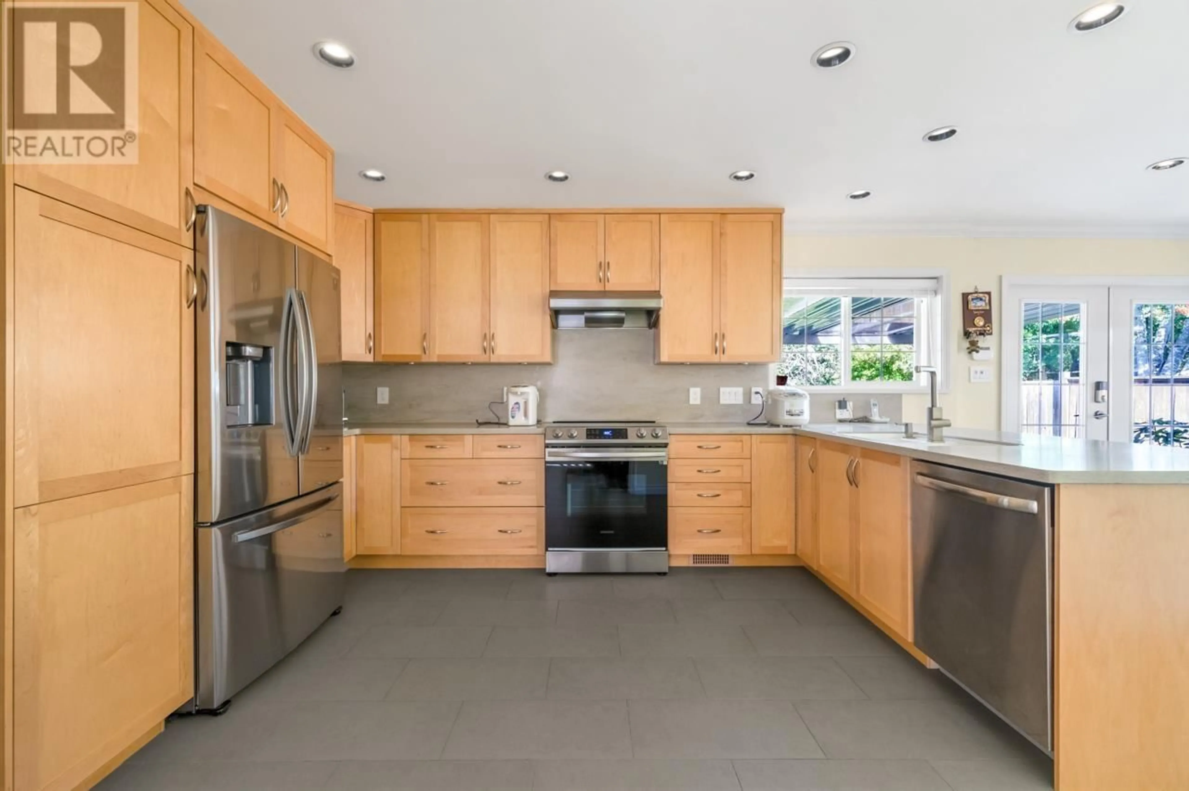 Contemporary kitchen, wood floors for 10060 SWINTON CRESCENT, Richmond British Columbia V7A3T1