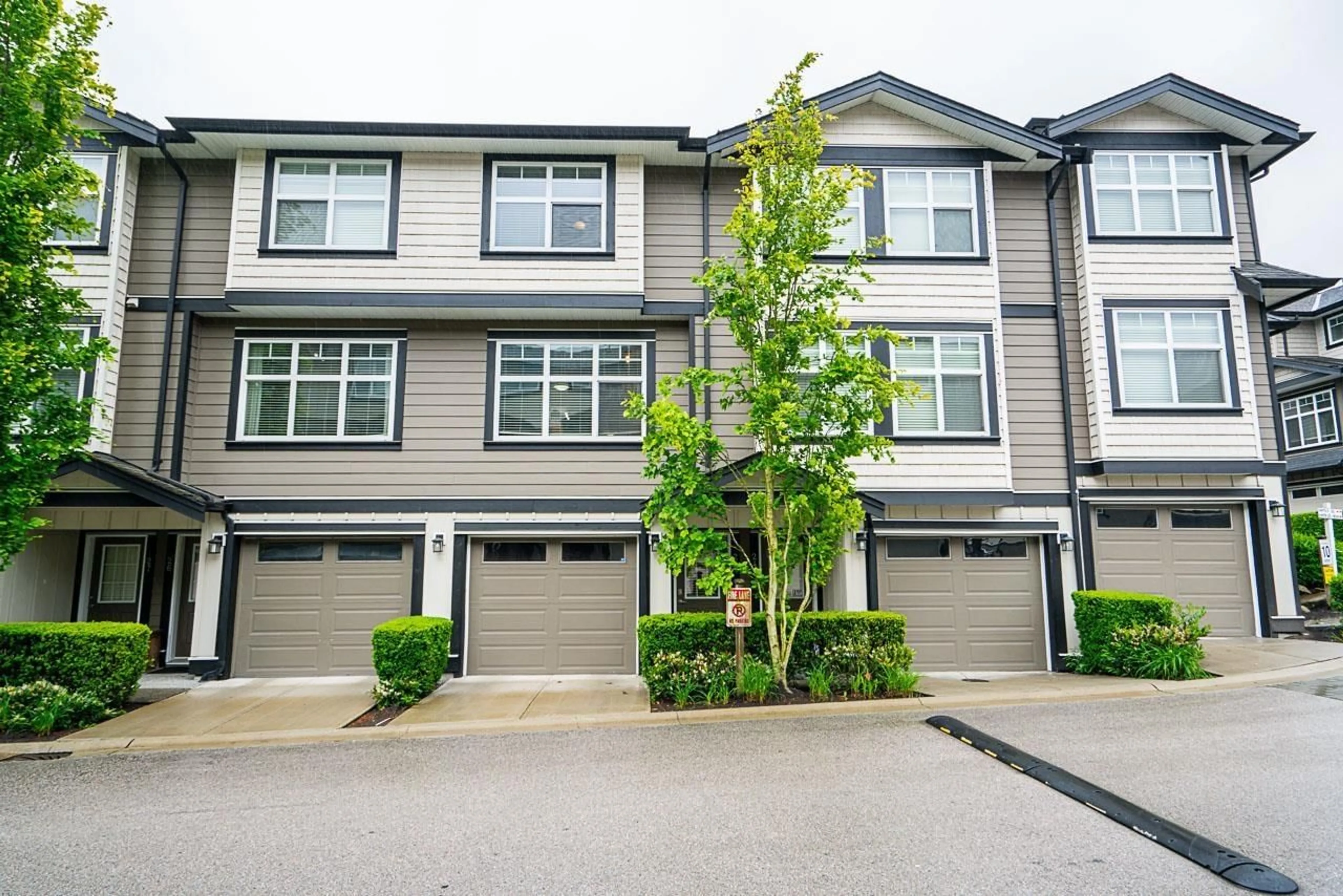 A pic from exterior of the house or condo for 25 6350 142 STREET, Surrey British Columbia V3X1B8