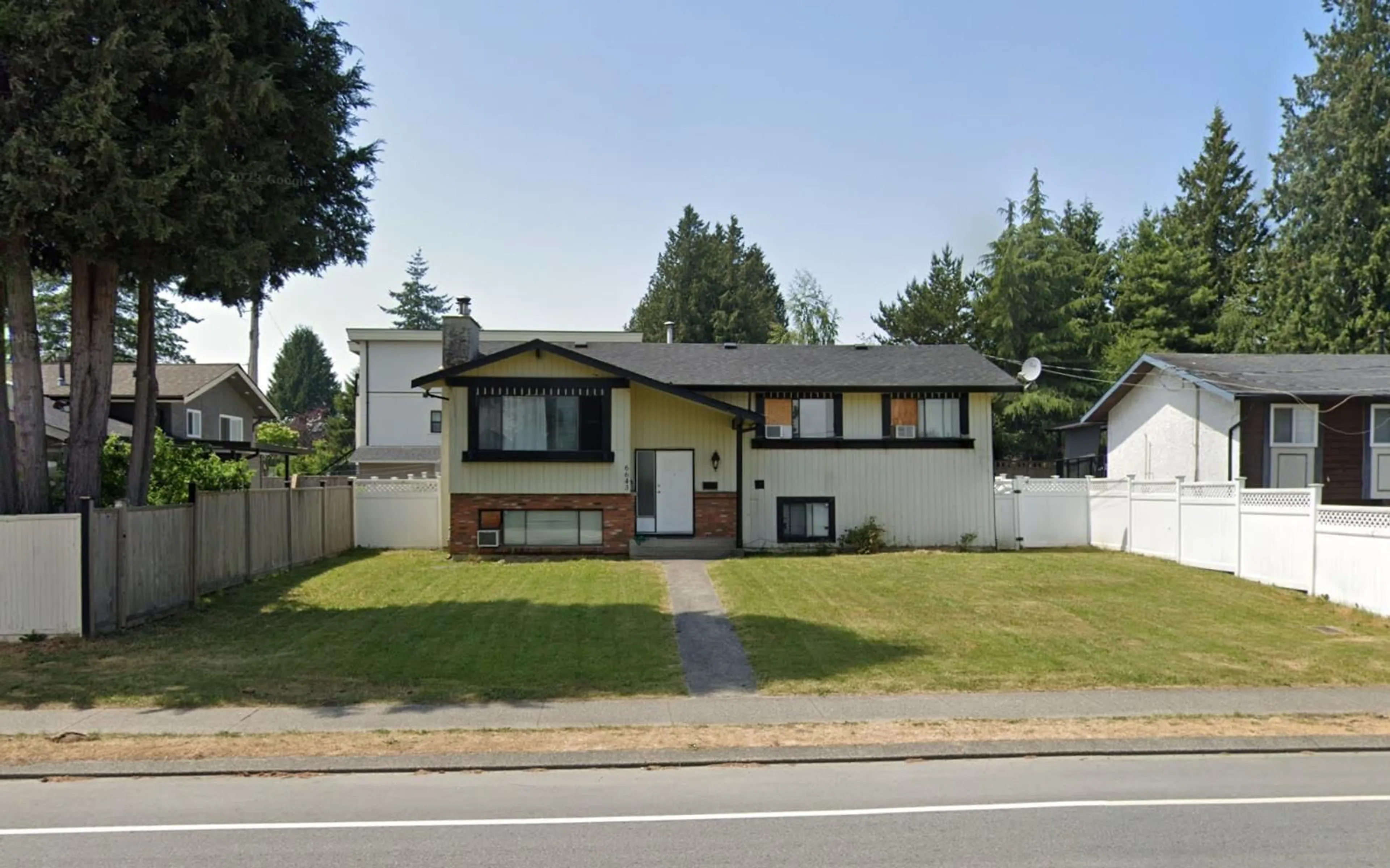 Frontside or backside of a home for 6643 132 STREET, Surrey British Columbia V3W4L7