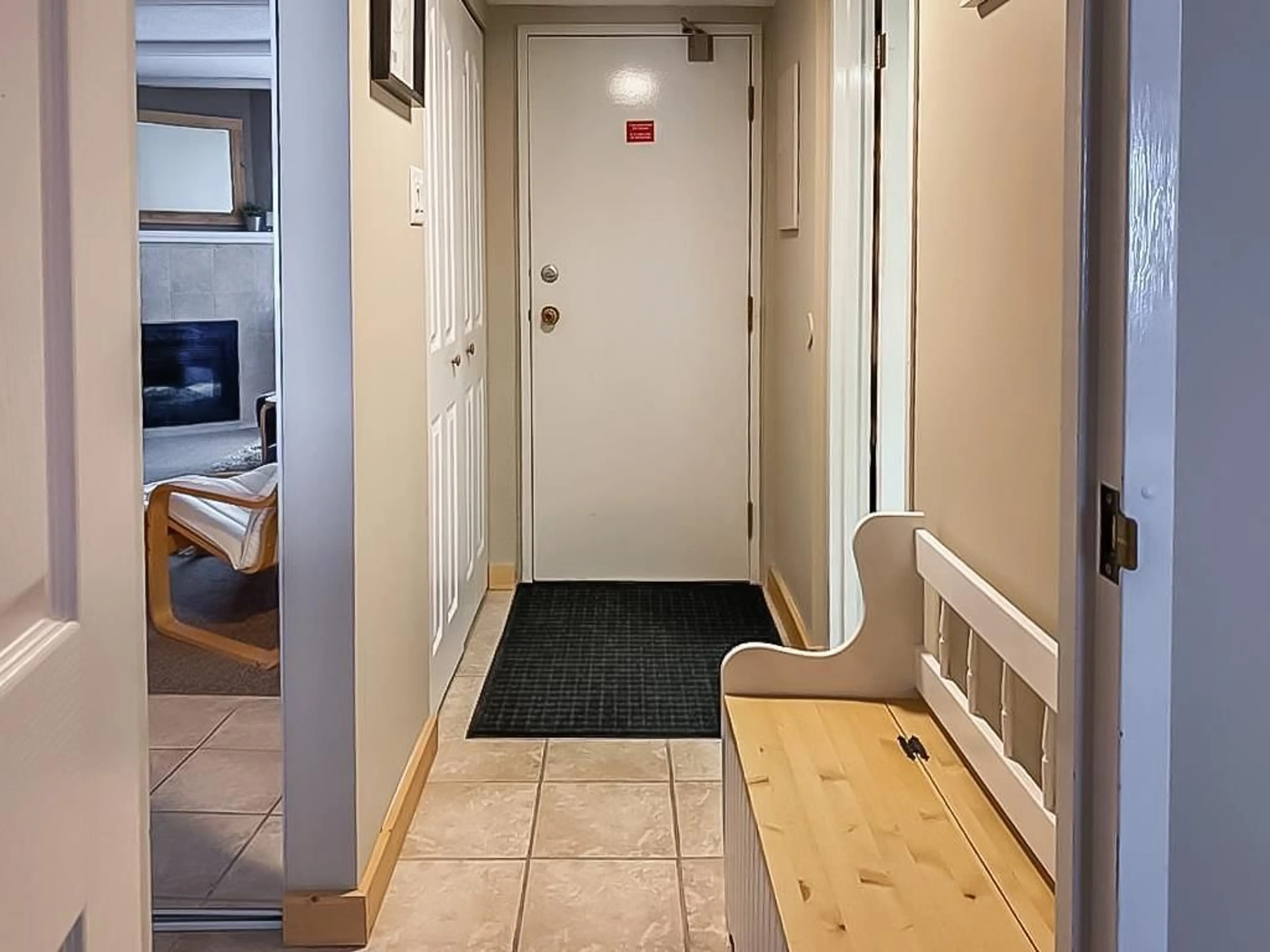 Indoor foyer for 104A - 21000 ENZIAN, Mission British Columbia V0M1A1