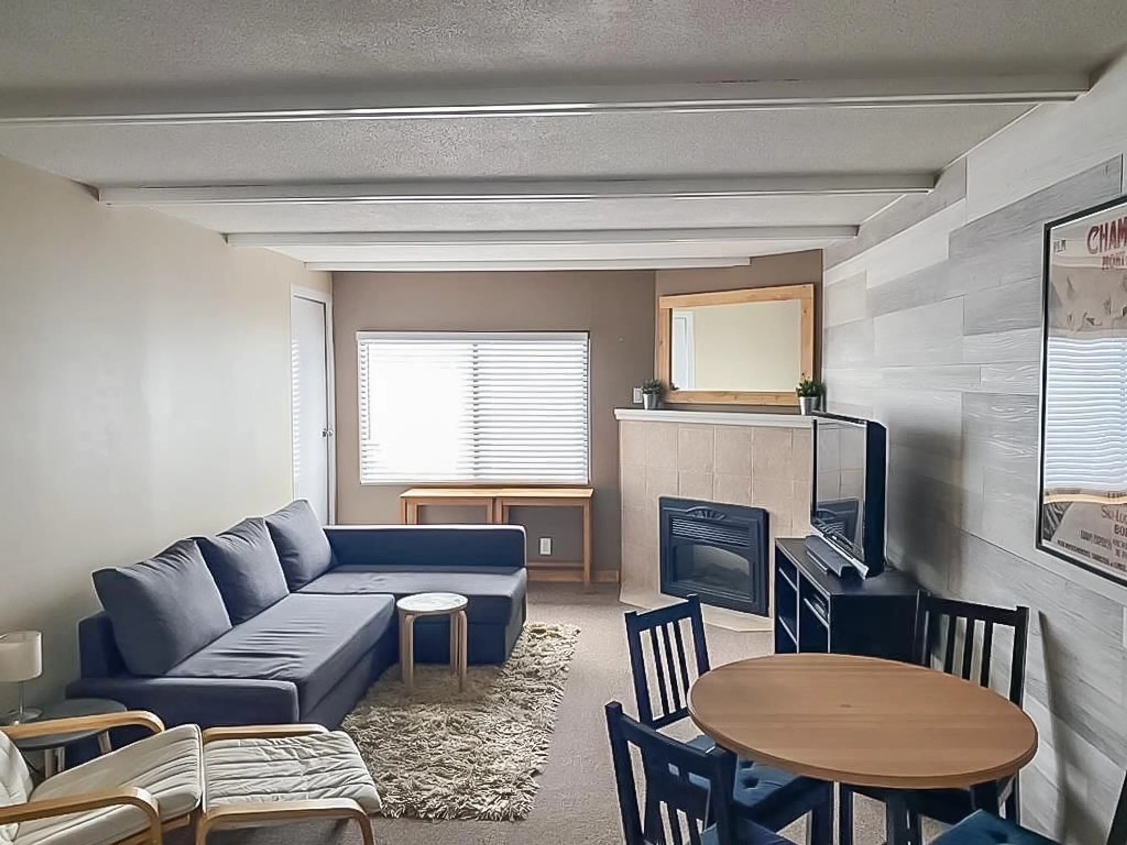 Living room with furniture, unknown for 104A - 21000 ENZIAN, Mission British Columbia V0M1A1