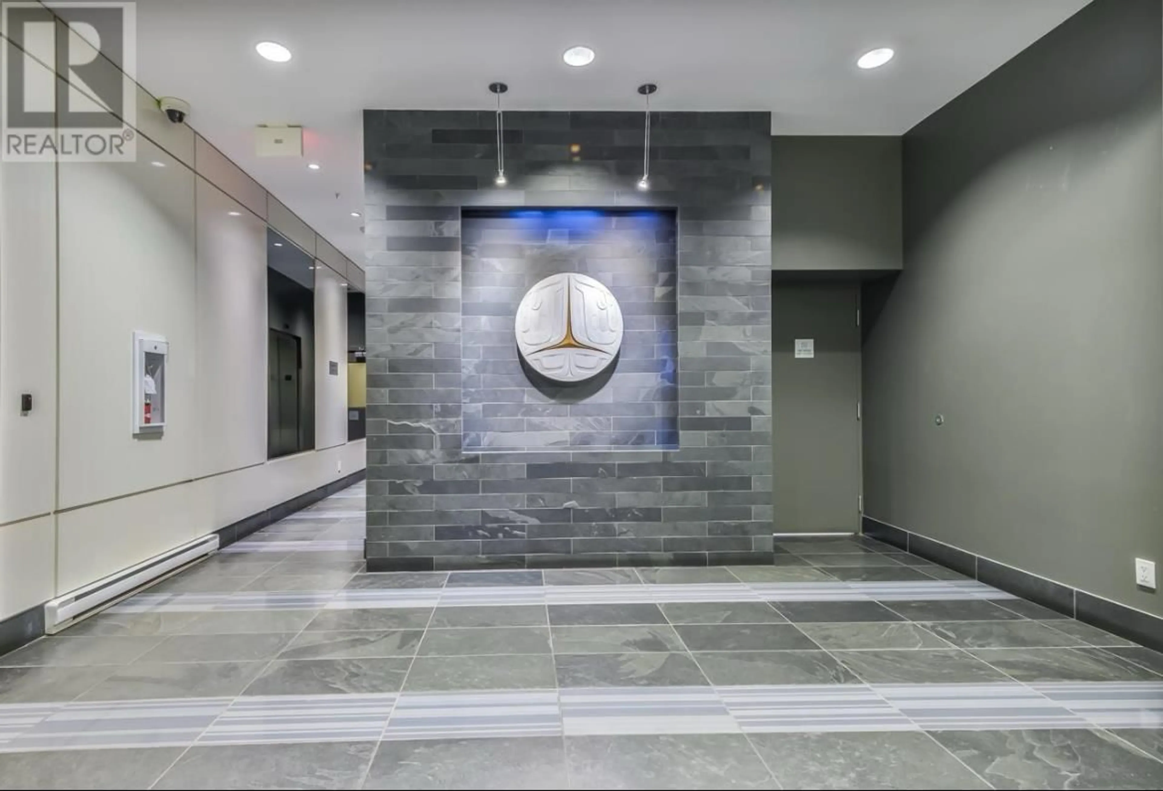 Indoor lobby, cement floor for 2203 6688 ARCOLA STREET, Burnaby British Columbia V5E0B3