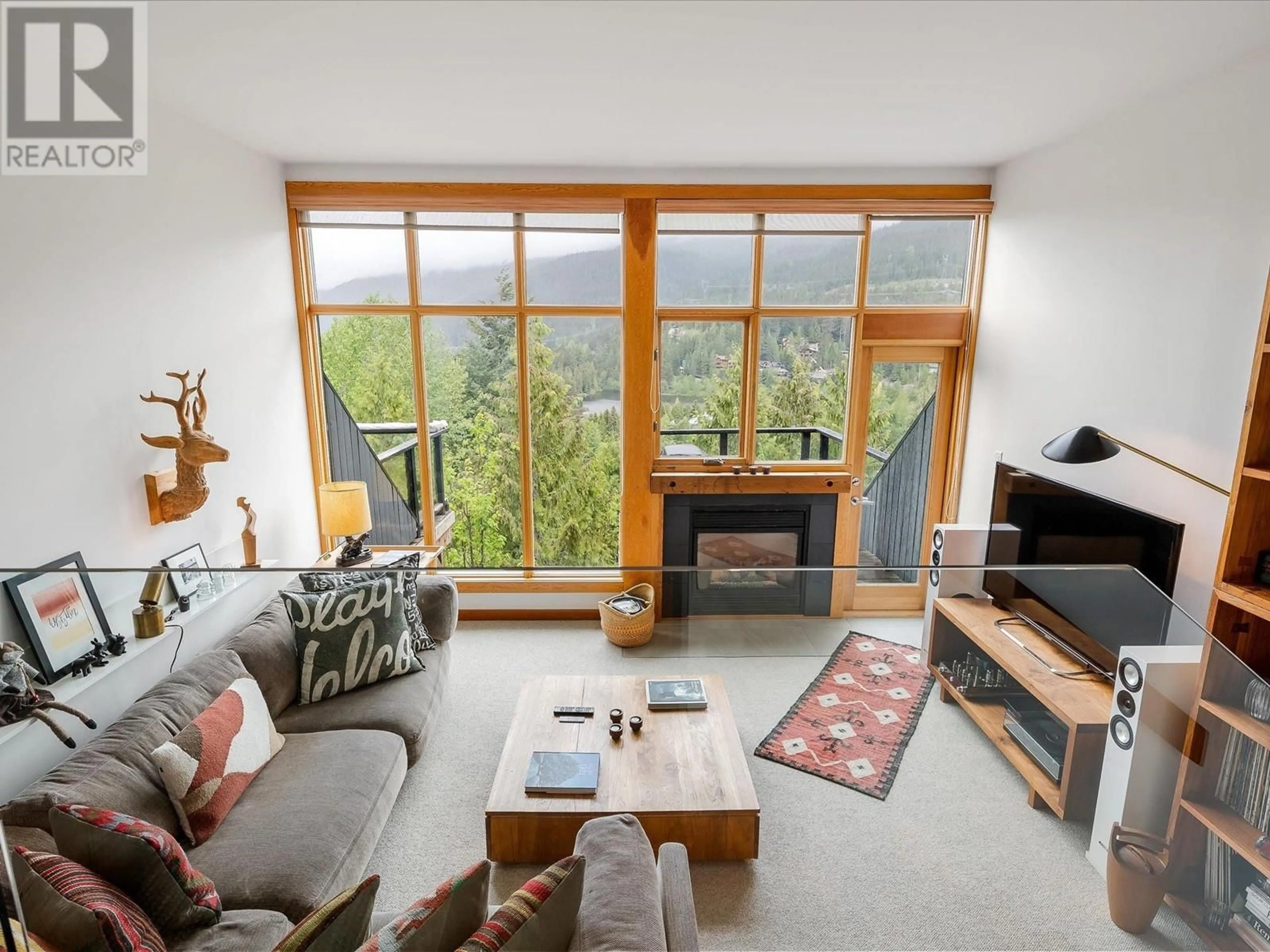 Living room for 11 2221 GONDOLA WAY, Whistler British Columbia V8E0M8