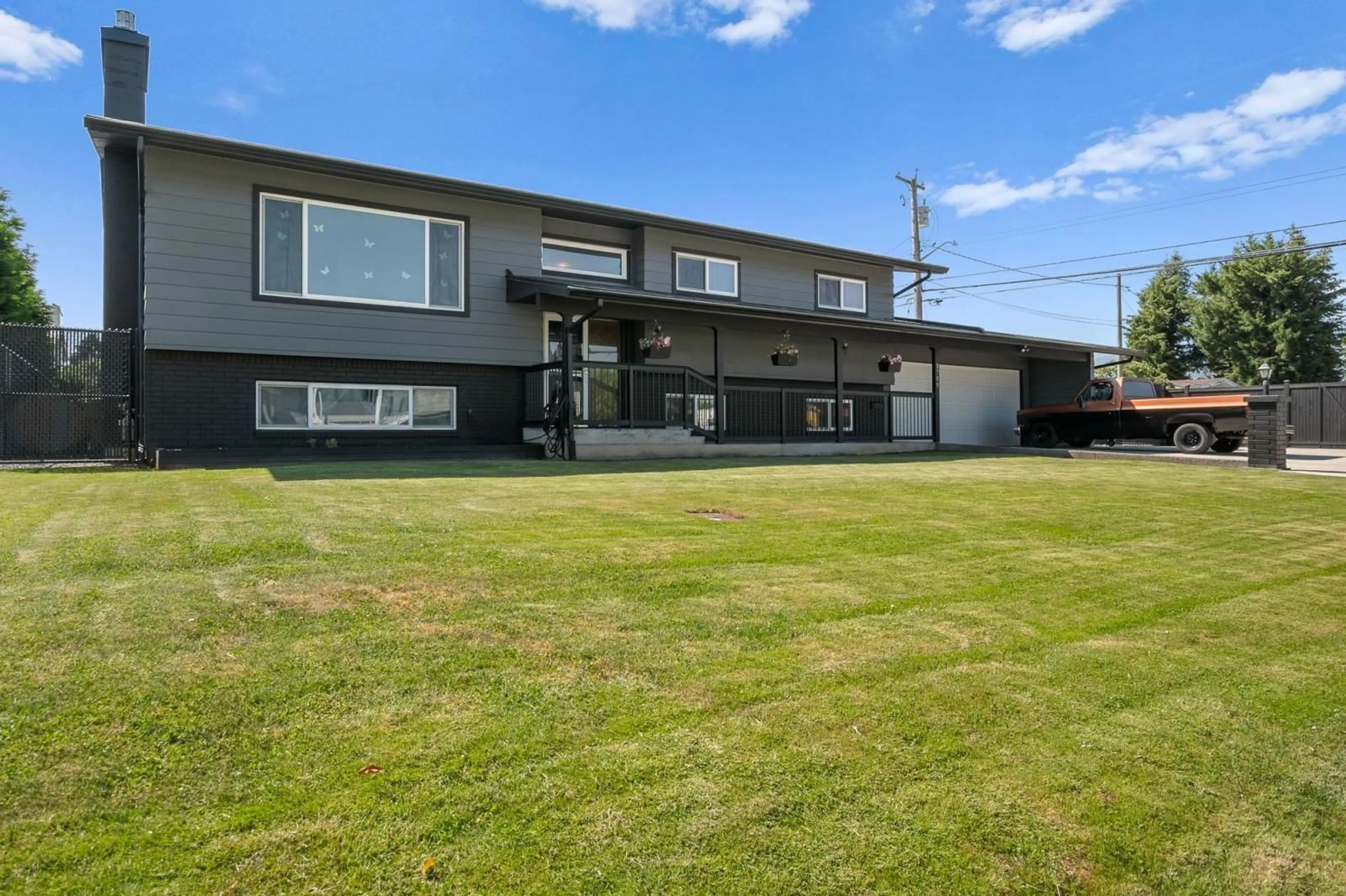 A pic from exterior of the house or condo, the front or back of building for 8789 BUTCHART STREET|Chilliwack Proper S, Chilliwack British Columbia V2P5S2