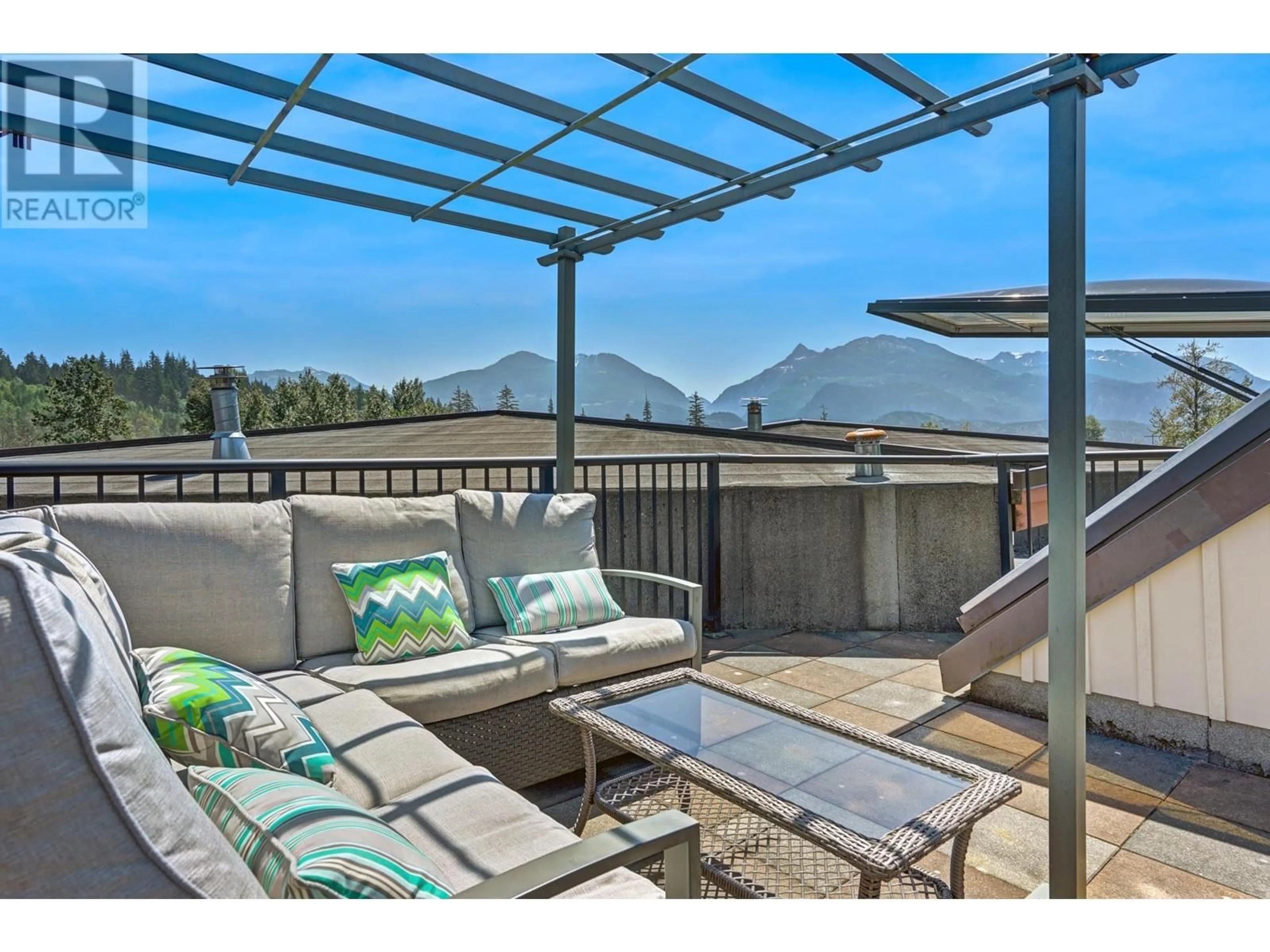 Patio, mountain view for 308 41105 TANTALUS ROAD, Squamish British Columbia V8B0N3