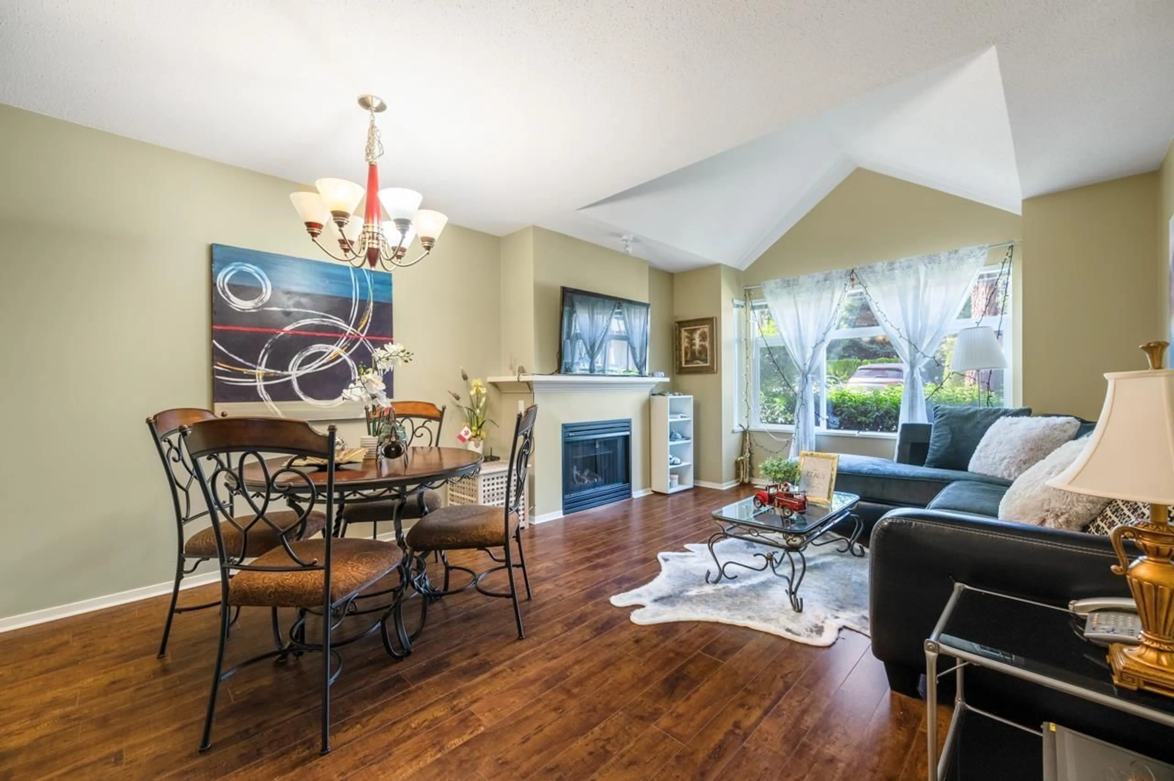 Living room for 33 15968 82 AVENUE, Surrey British Columbia V4N0S9