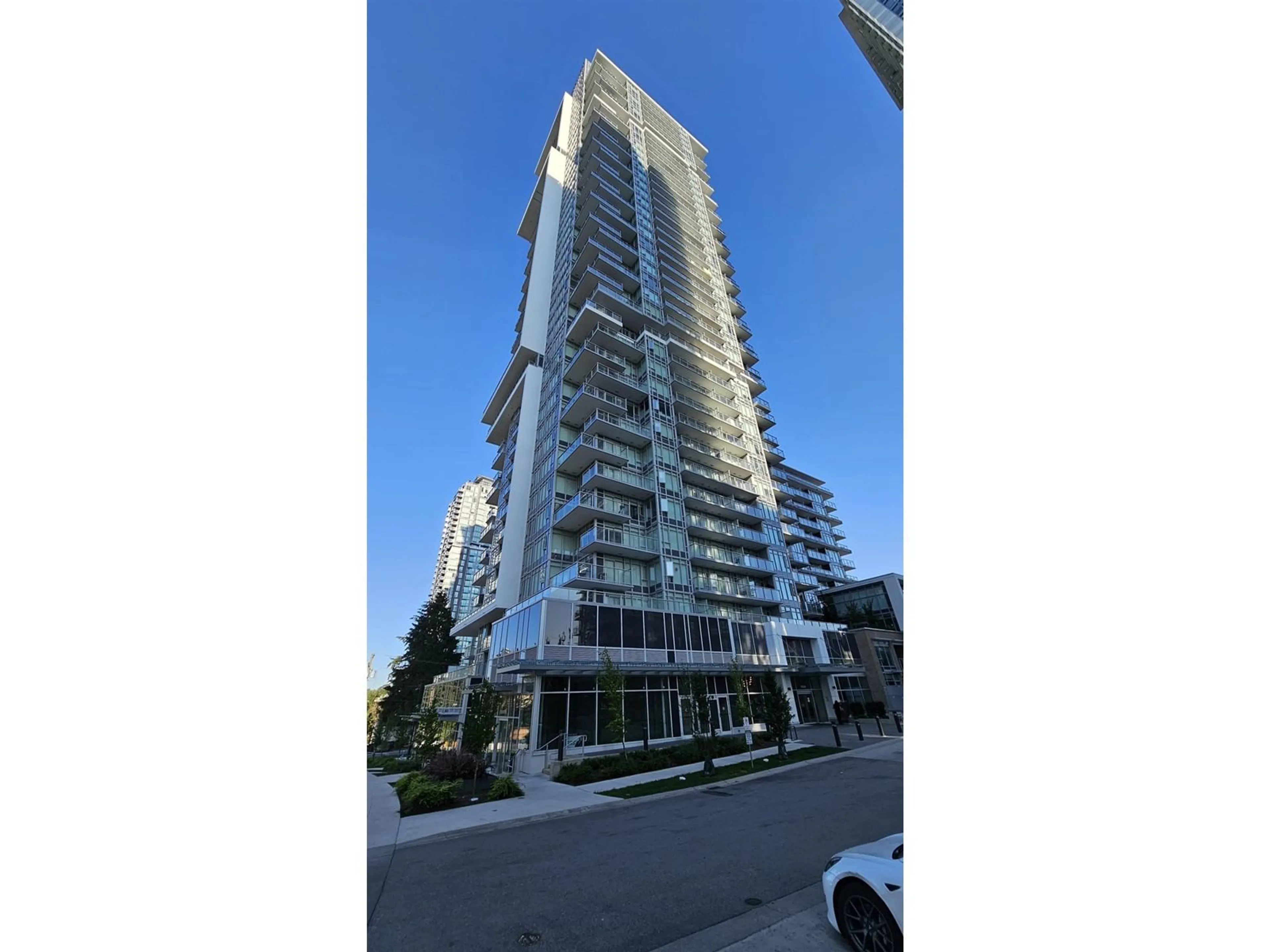 A pic from exterior of the house or condo for 4009 13350 CENTRAL AVENUE, Surrey British Columbia V3T0S1