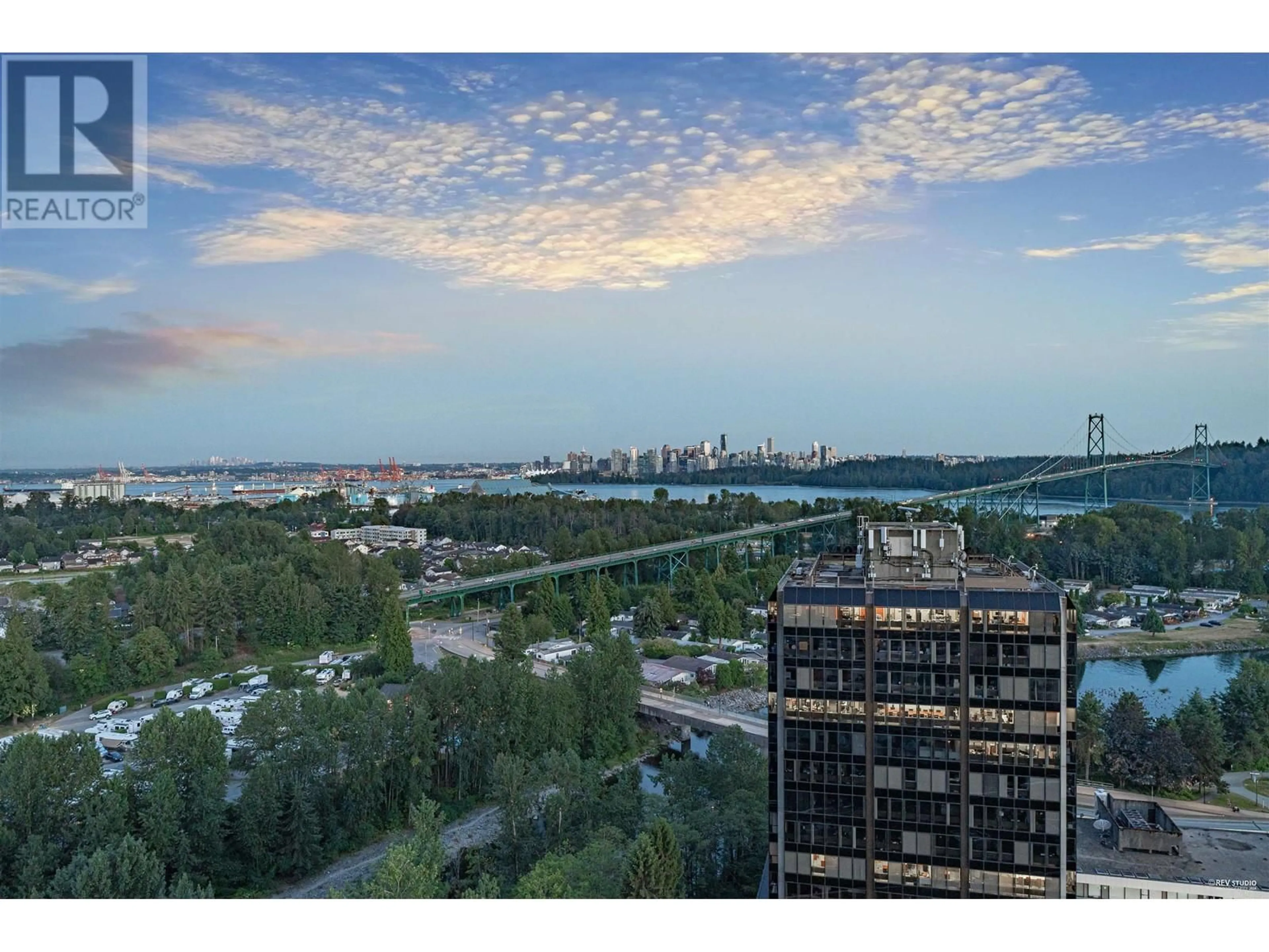 A pic from exterior of the house or condo, the view of city buildings for PH3 338 TAYLOR WAY, West Vancouver British Columbia V7T2Y1