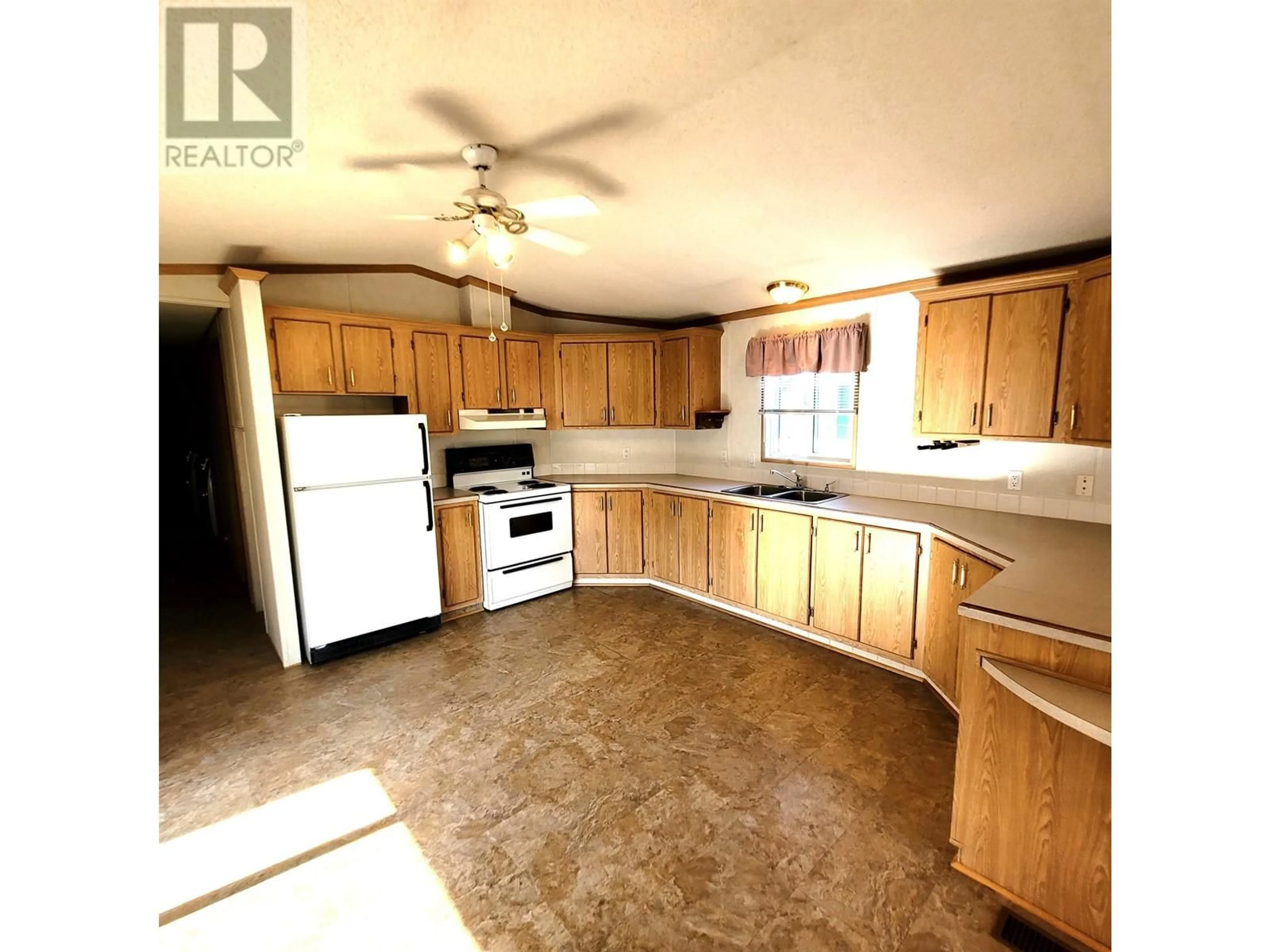 Kitchen, wood floors, cottage for 19 1700 S BROADWAY AVENUE, Williams Lake British Columbia V2G2W5