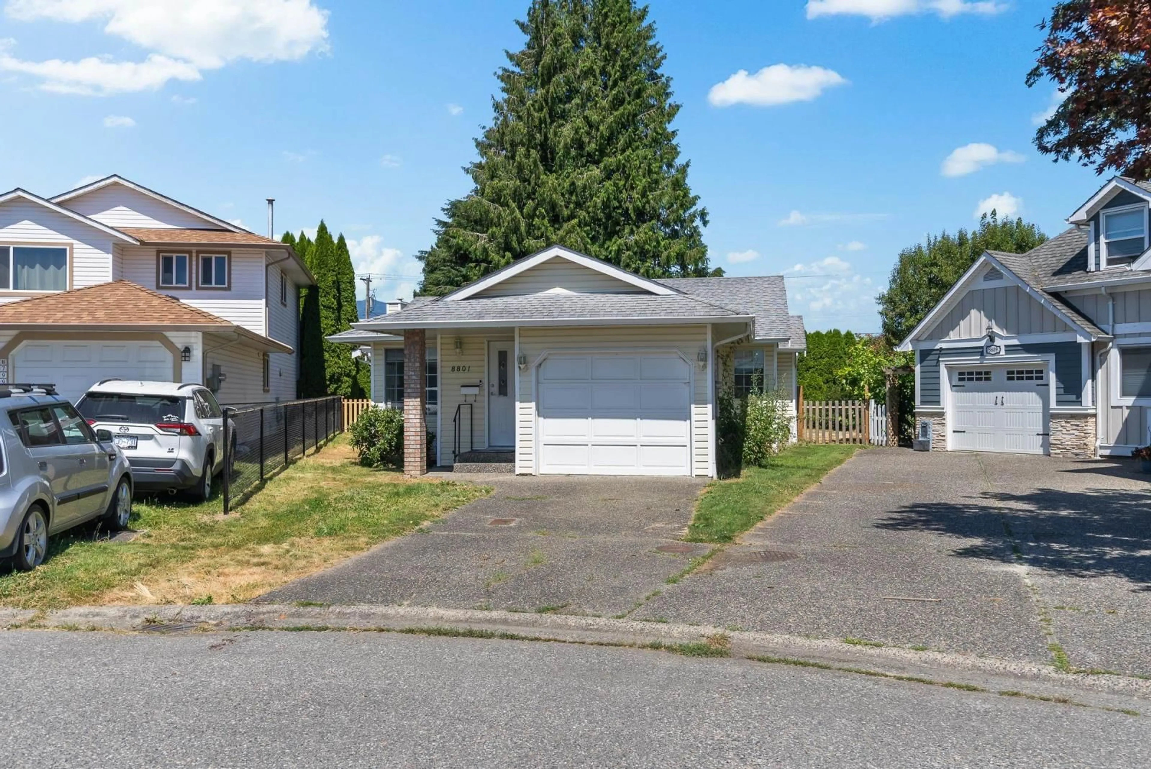 Frontside or backside of a home, the street view for 8801 TILSTON STREET|Chilliwack Proper So, Chilliwack British Columbia V2P7R6