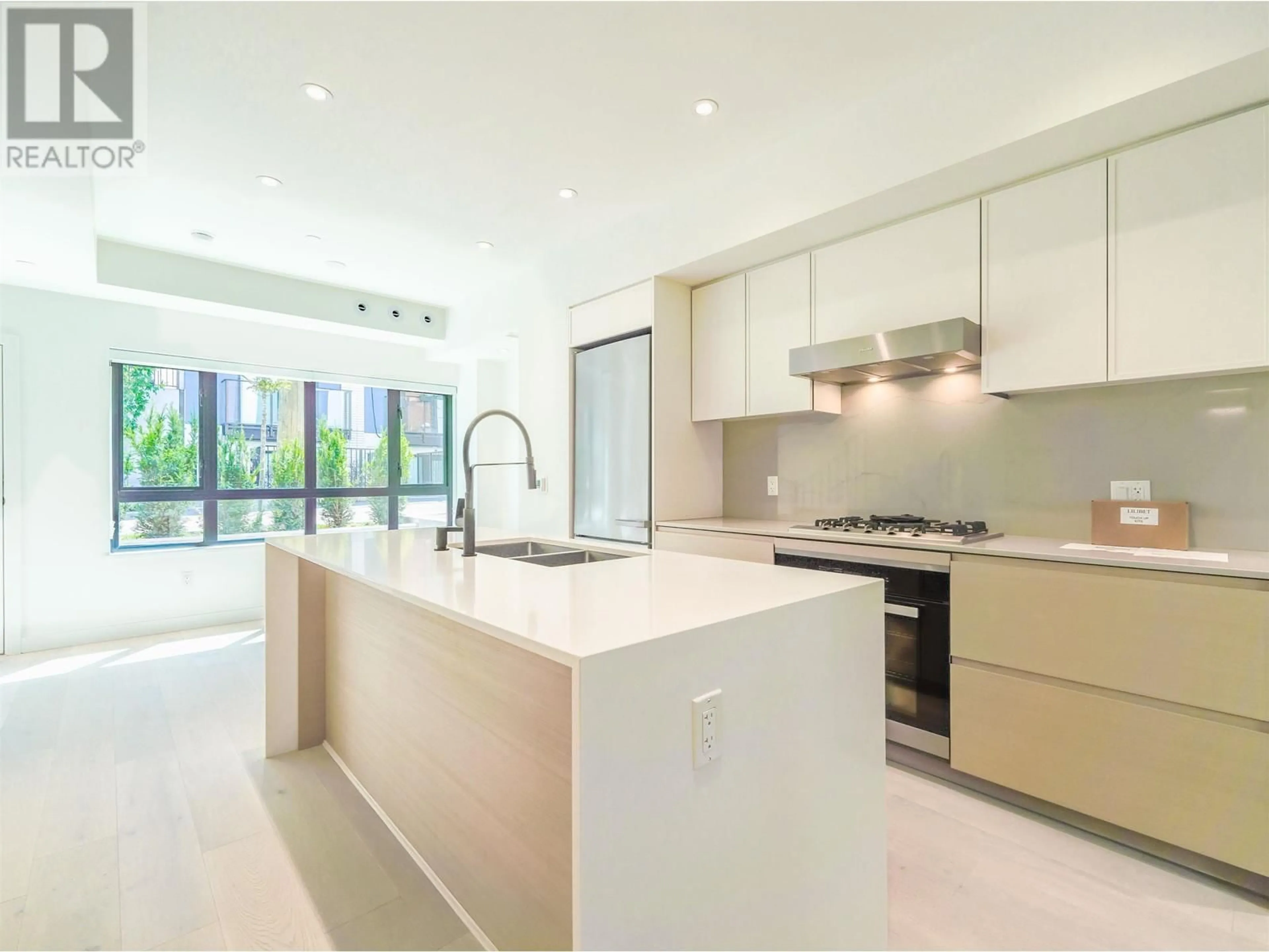 Contemporary kitchen, ceramic/tile floor for 51 550 W 28TH AVENUE, Vancouver British Columbia V5Z2H1