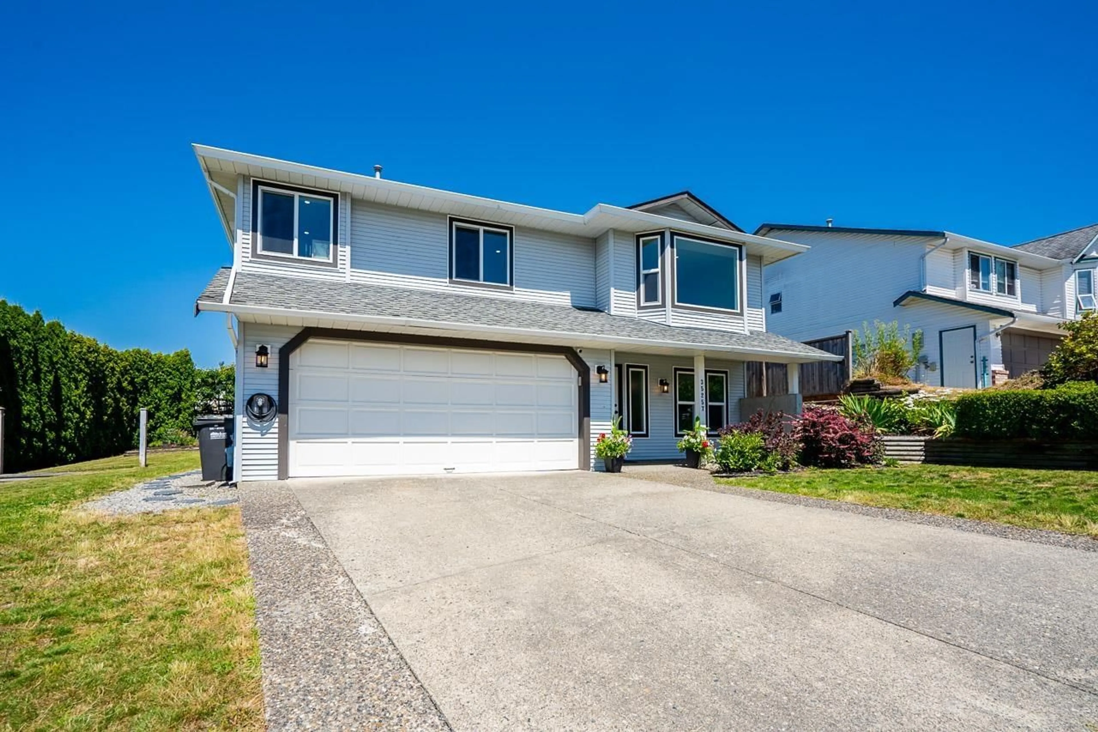 Frontside or backside of a home for 35257 MCKINLEY DRIVE, Abbotsford British Columbia V3G1J9