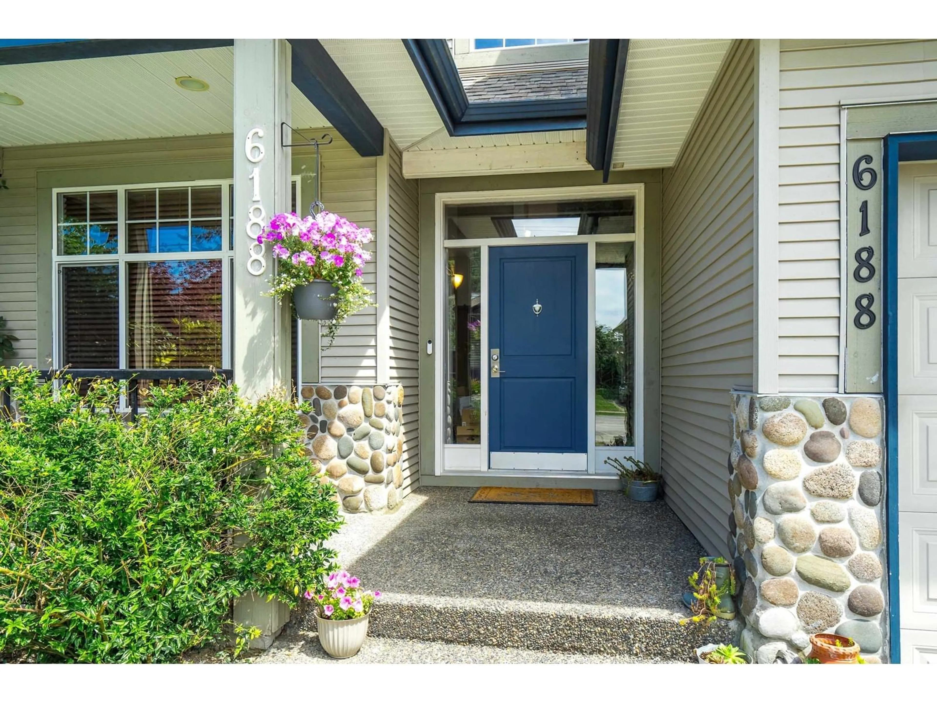 Indoor entryway for 6188 188 STREET, Surrey British Columbia V3S7V8