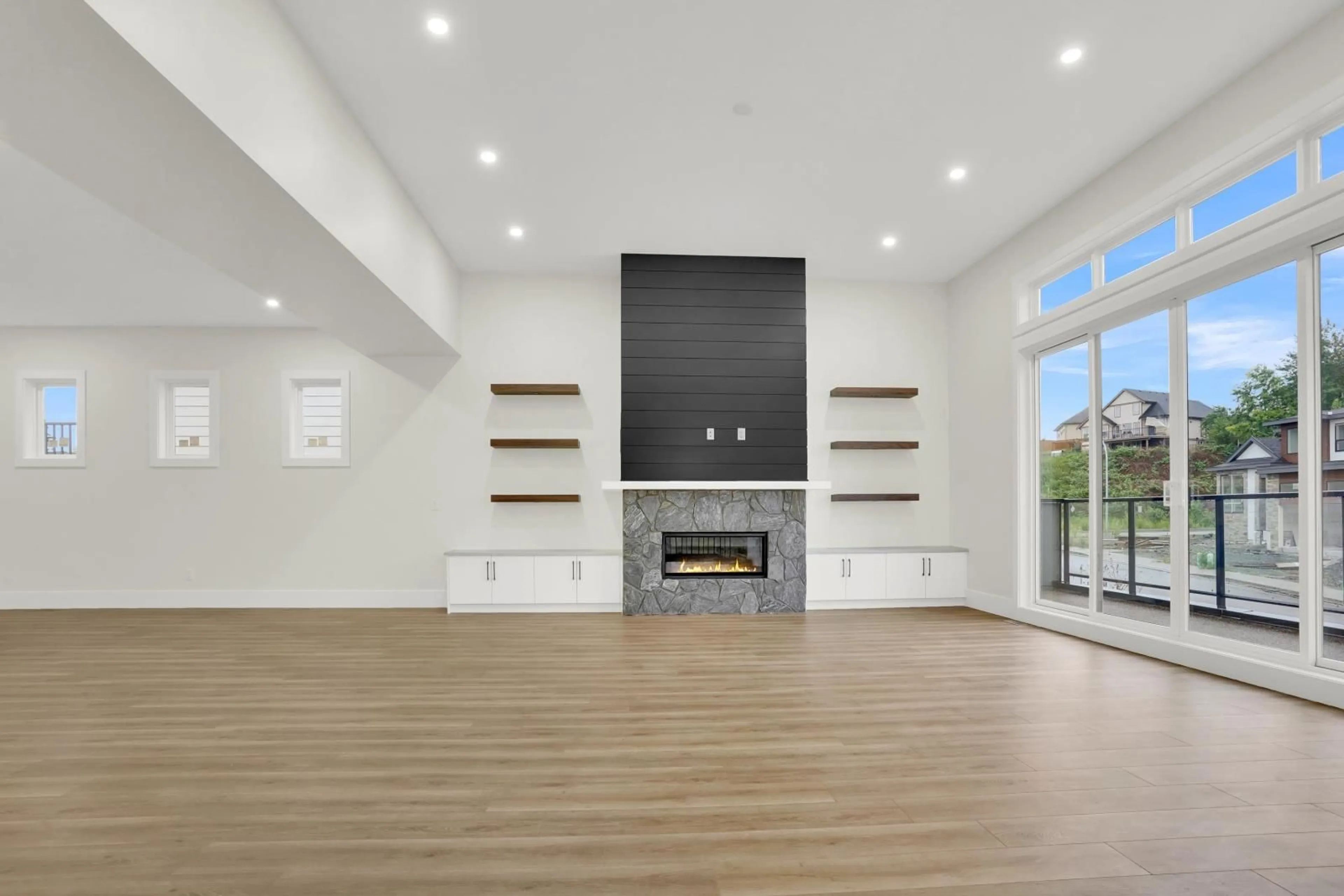 Living room, wood floors for 46167 CRESTVIEW DRIVE, Chilliwack British Columbia V2R6G4