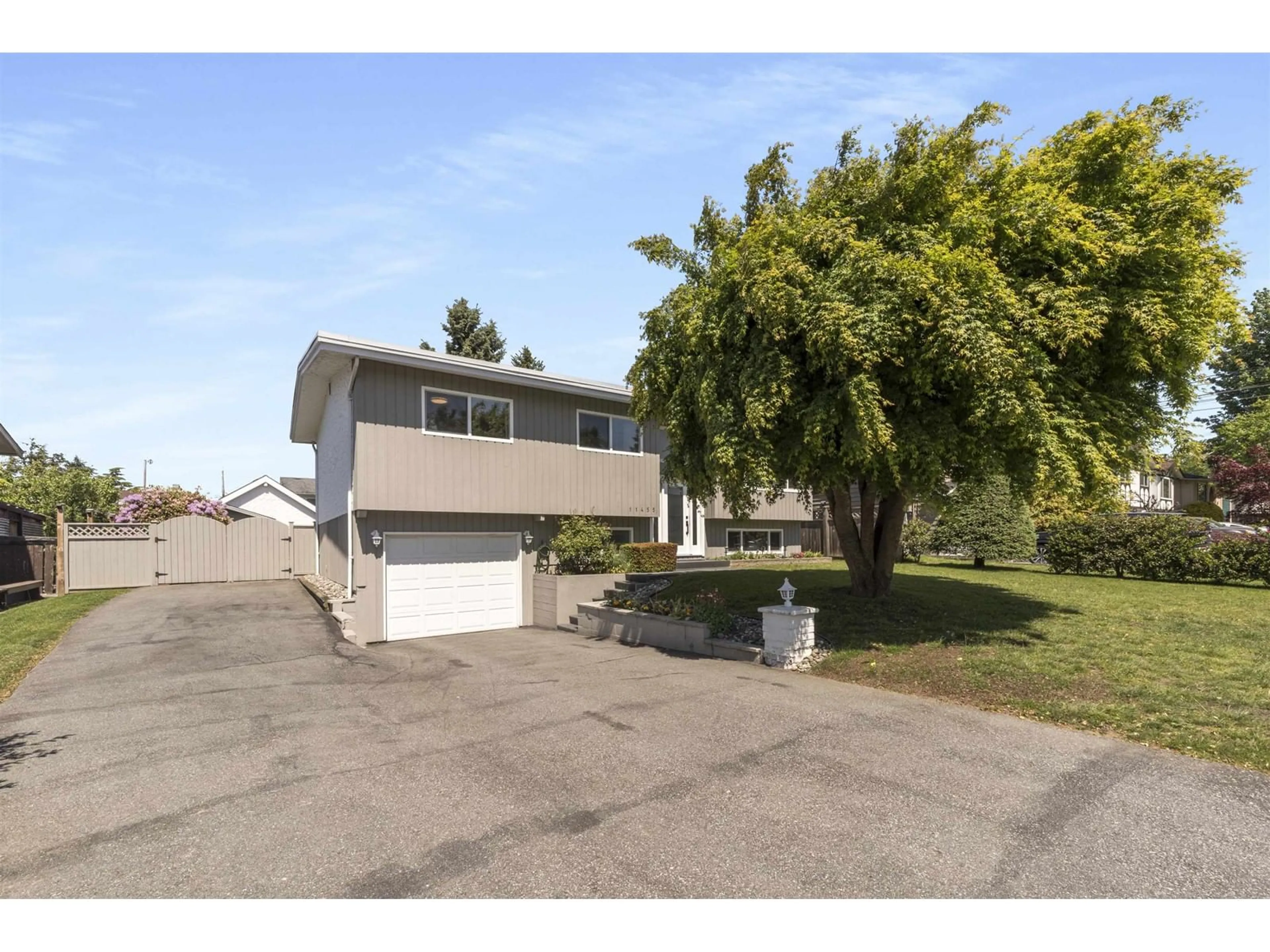 Frontside or backside of a home for 11455 85 AVENUE, Delta British Columbia V4C2T8