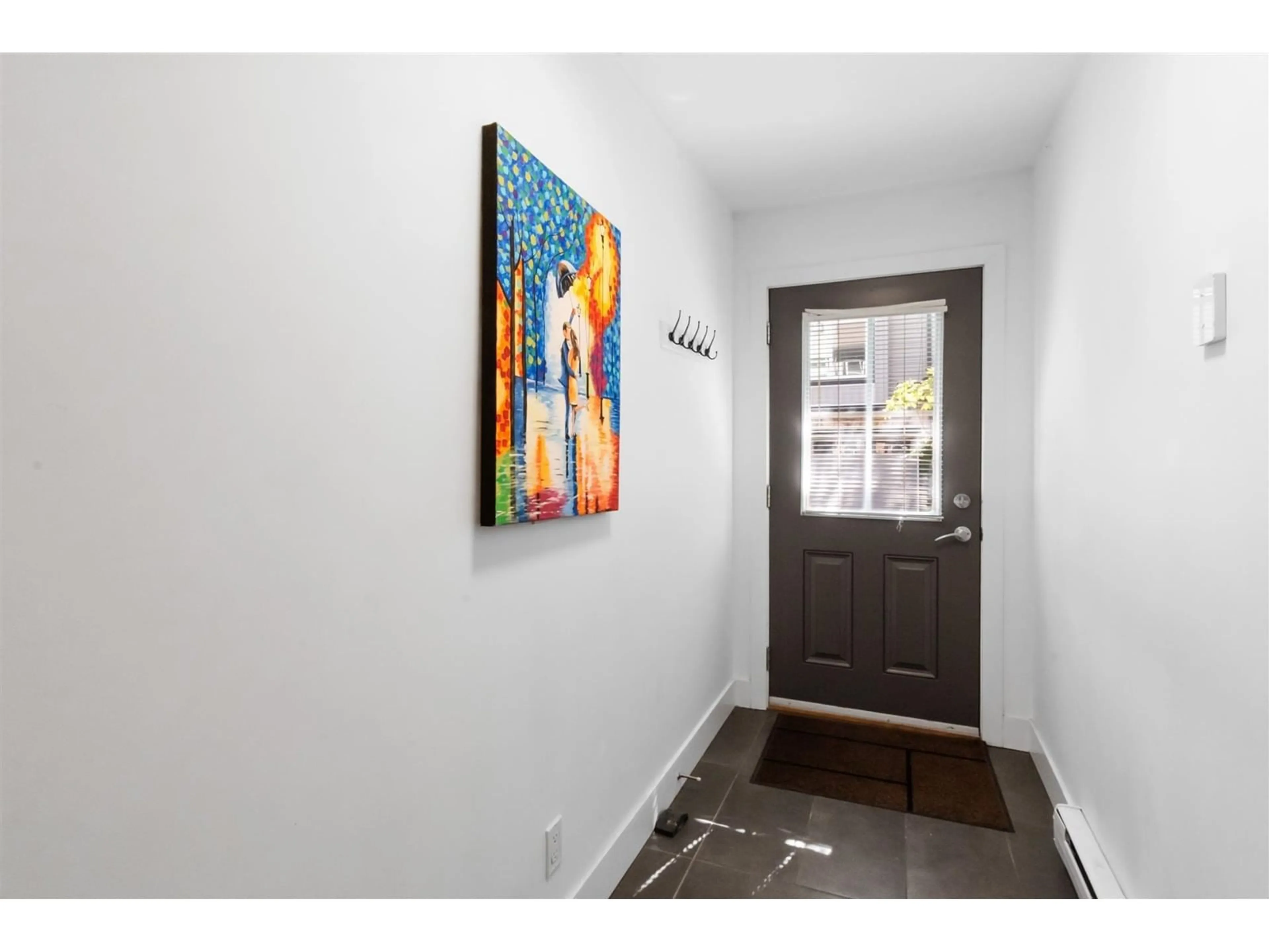 Indoor entryway for 15 6299 144 STREET, Surrey British Columbia V3X1A2