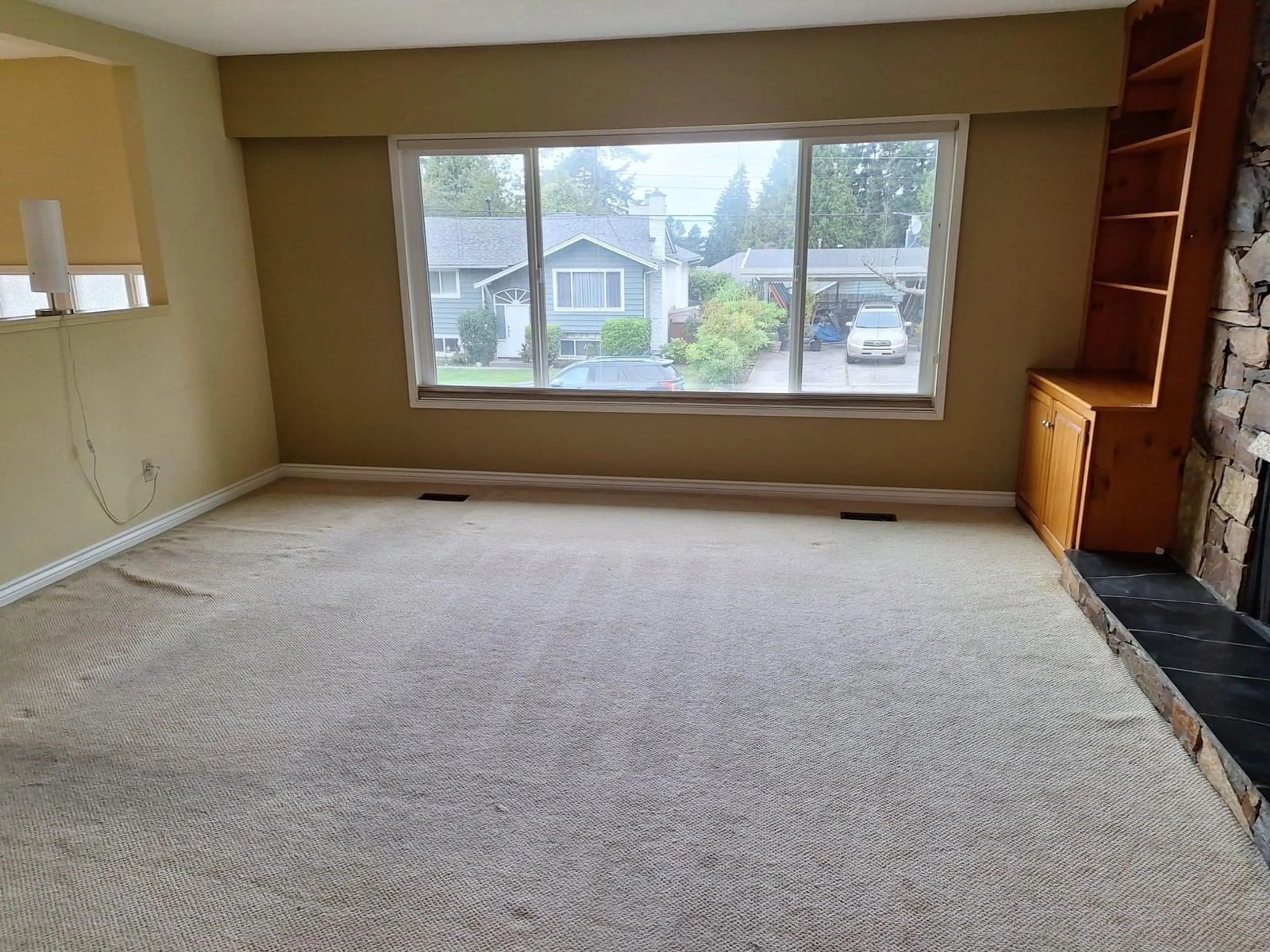 A pic of a room, carpet floors for 7294 111A STREET, Delta British Columbia V4C4S1