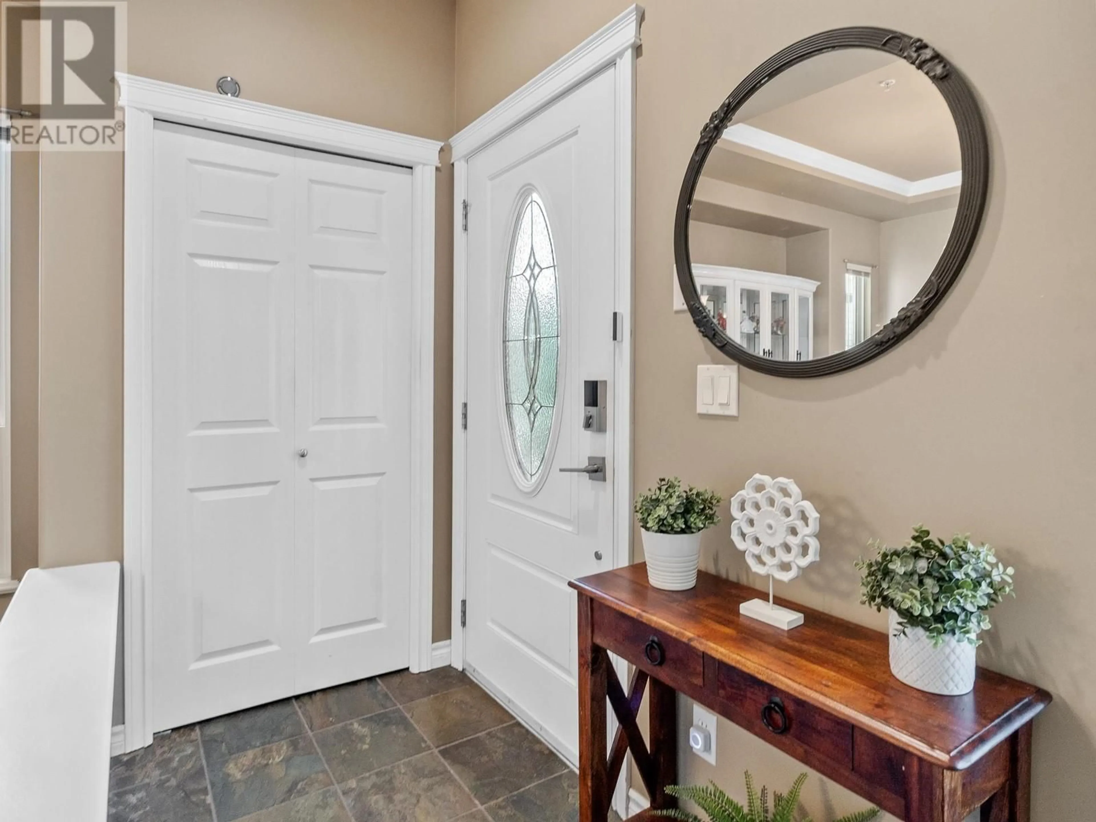 Indoor entryway, wood floors for 19592 SHINGLEBOLT CRESCENT, Pitt Meadows British Columbia V3Y2W7