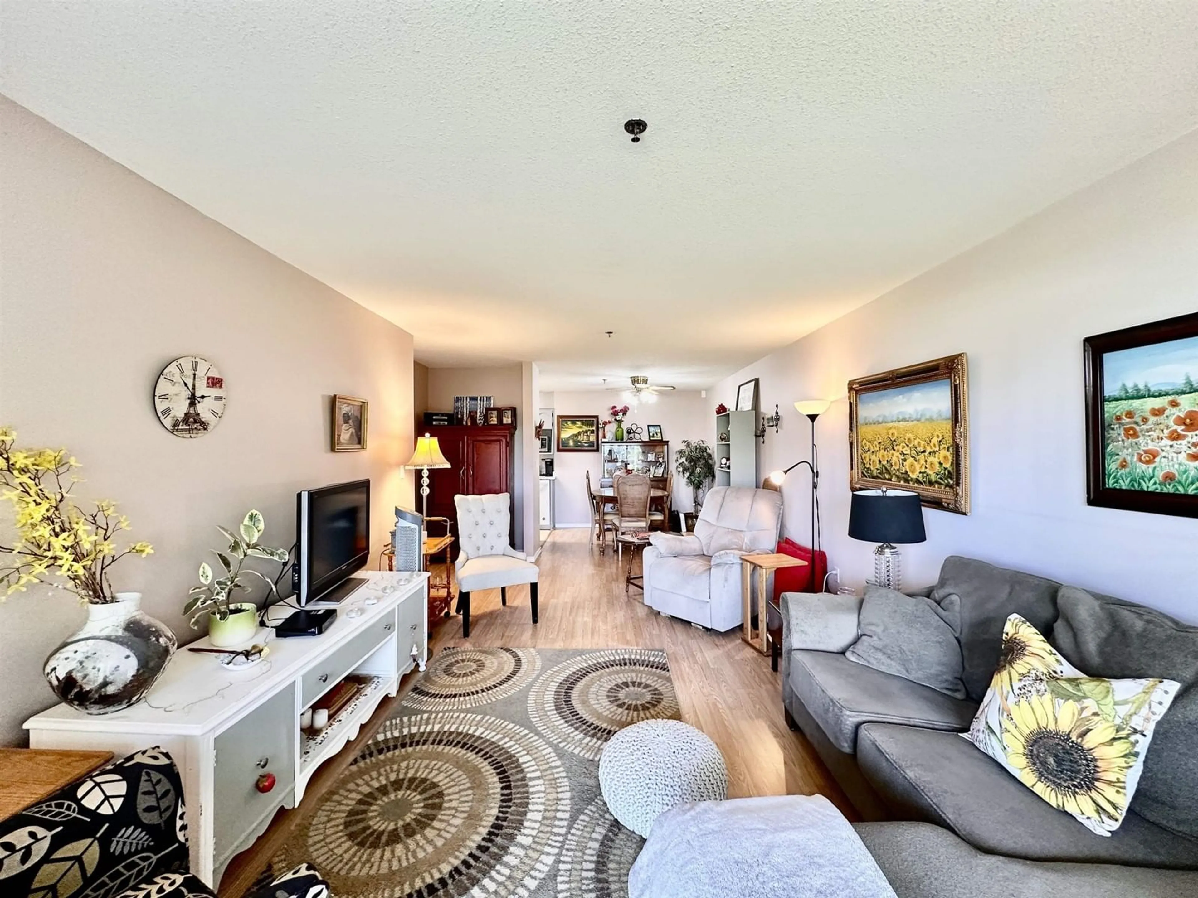 Living room for 116 33535 KING ROAD, Abbotsford British Columbia V2S6Z5