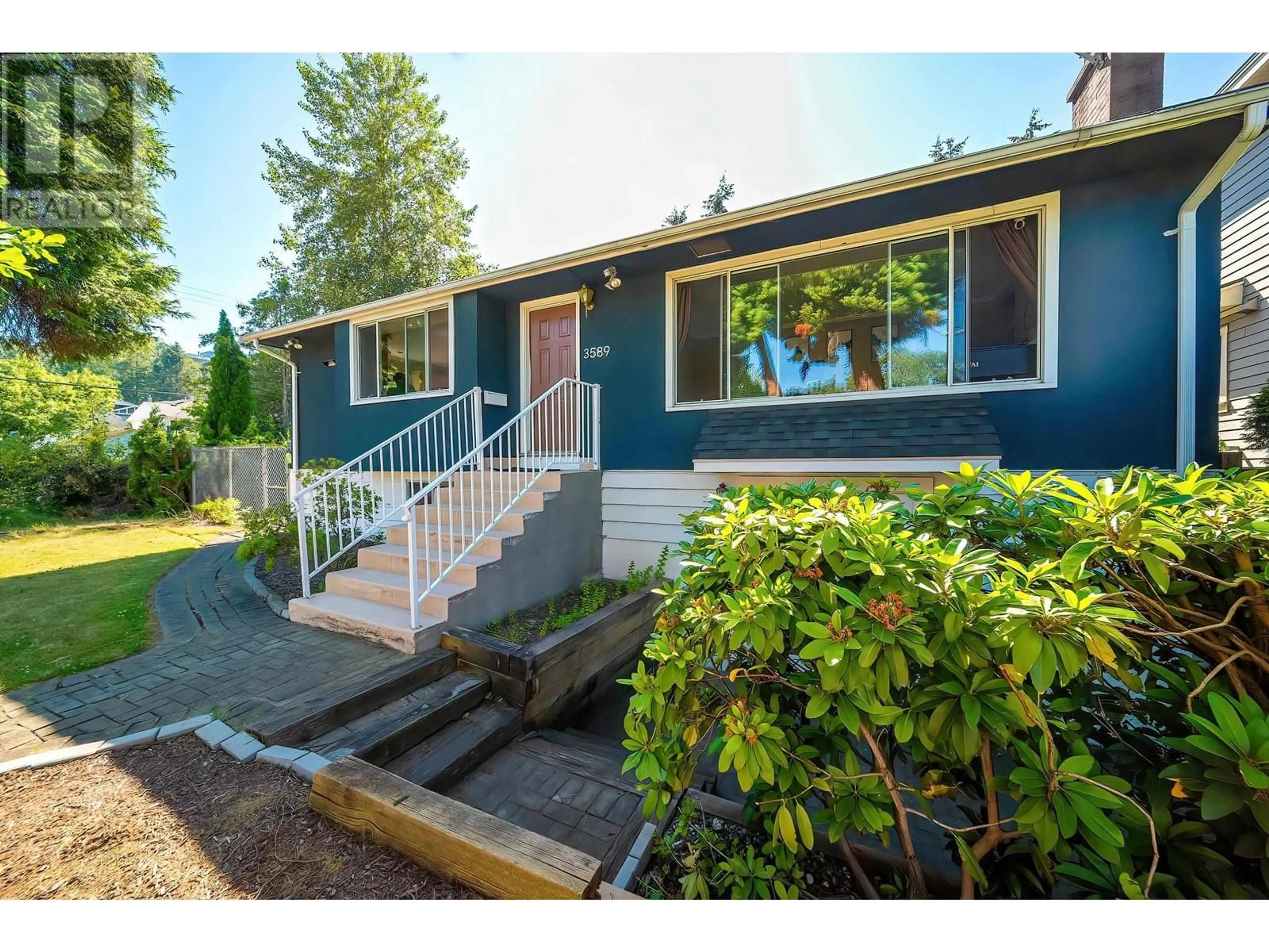 Frontside or backside of a home for 3589 KALYK AVENUE, Burnaby British Columbia V5G3B1