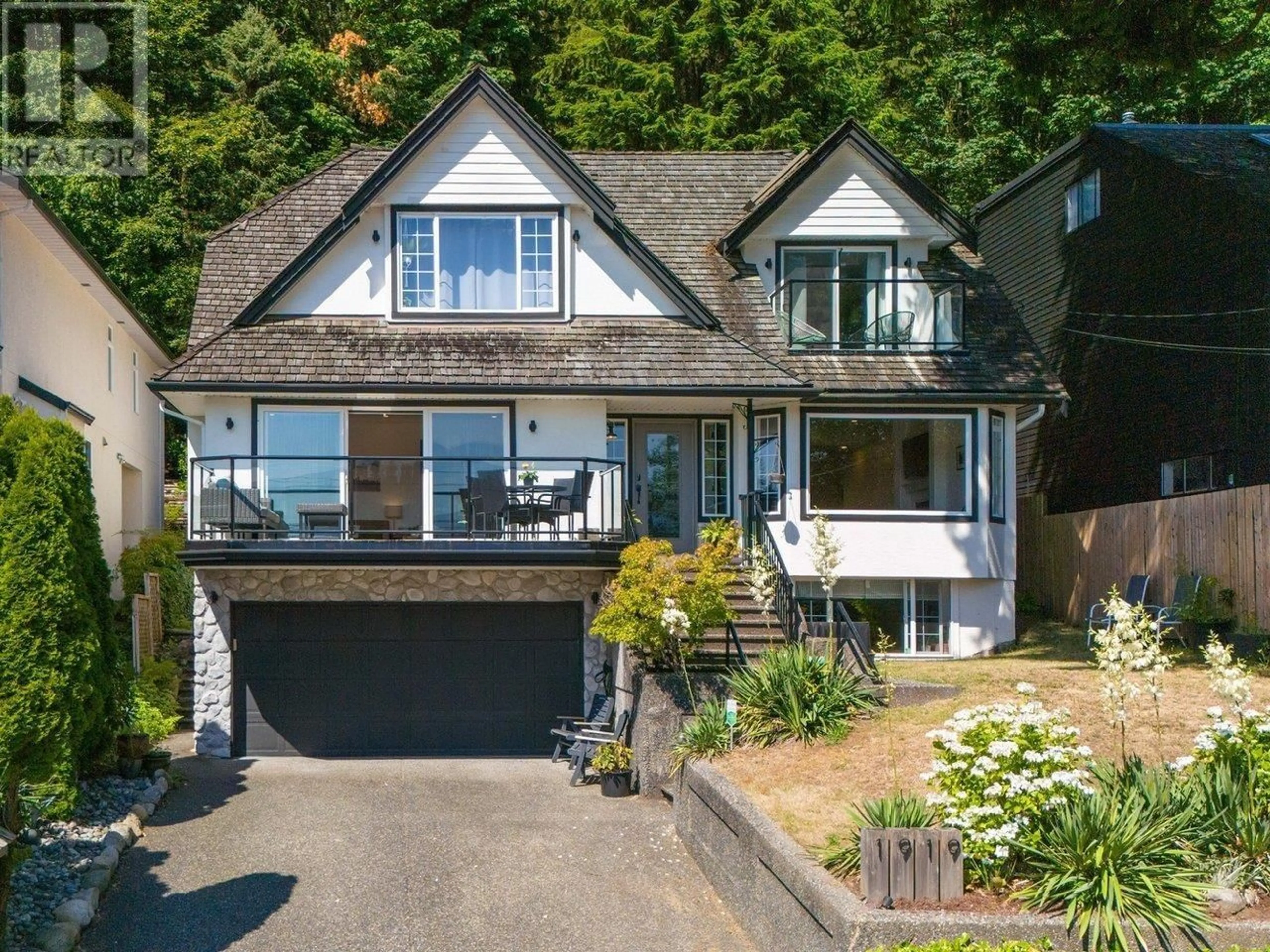 Frontside or backside of a home for 1919 CLIFFWOOD ROAD, North Vancouver British Columbia V7G1S1