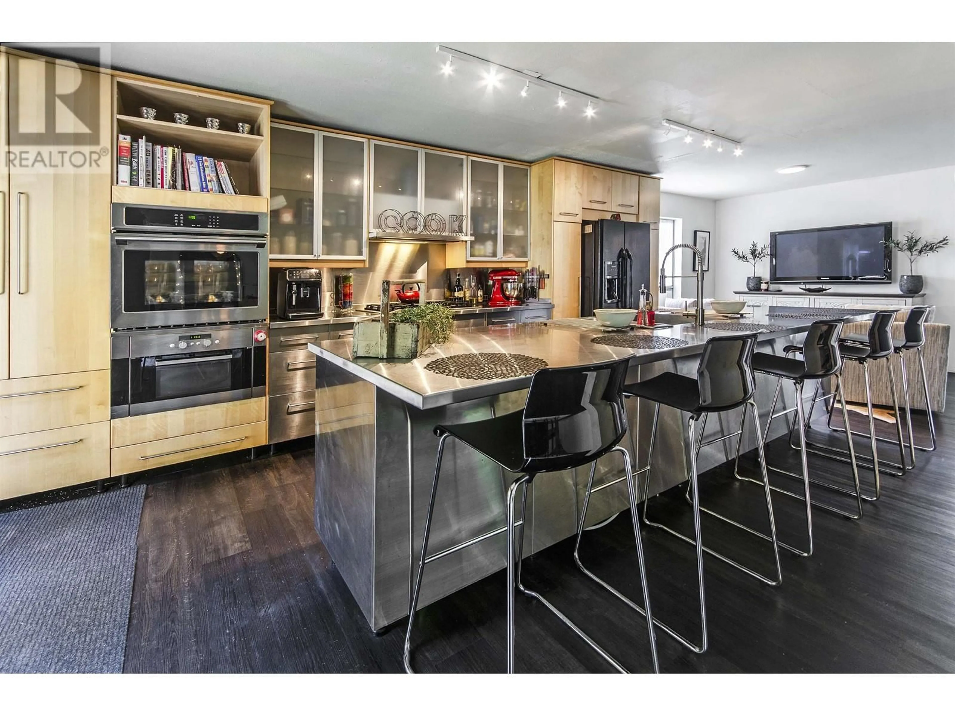 Contemporary kitchen for 676 W 29TH STREET, North Vancouver British Columbia V7N2K2