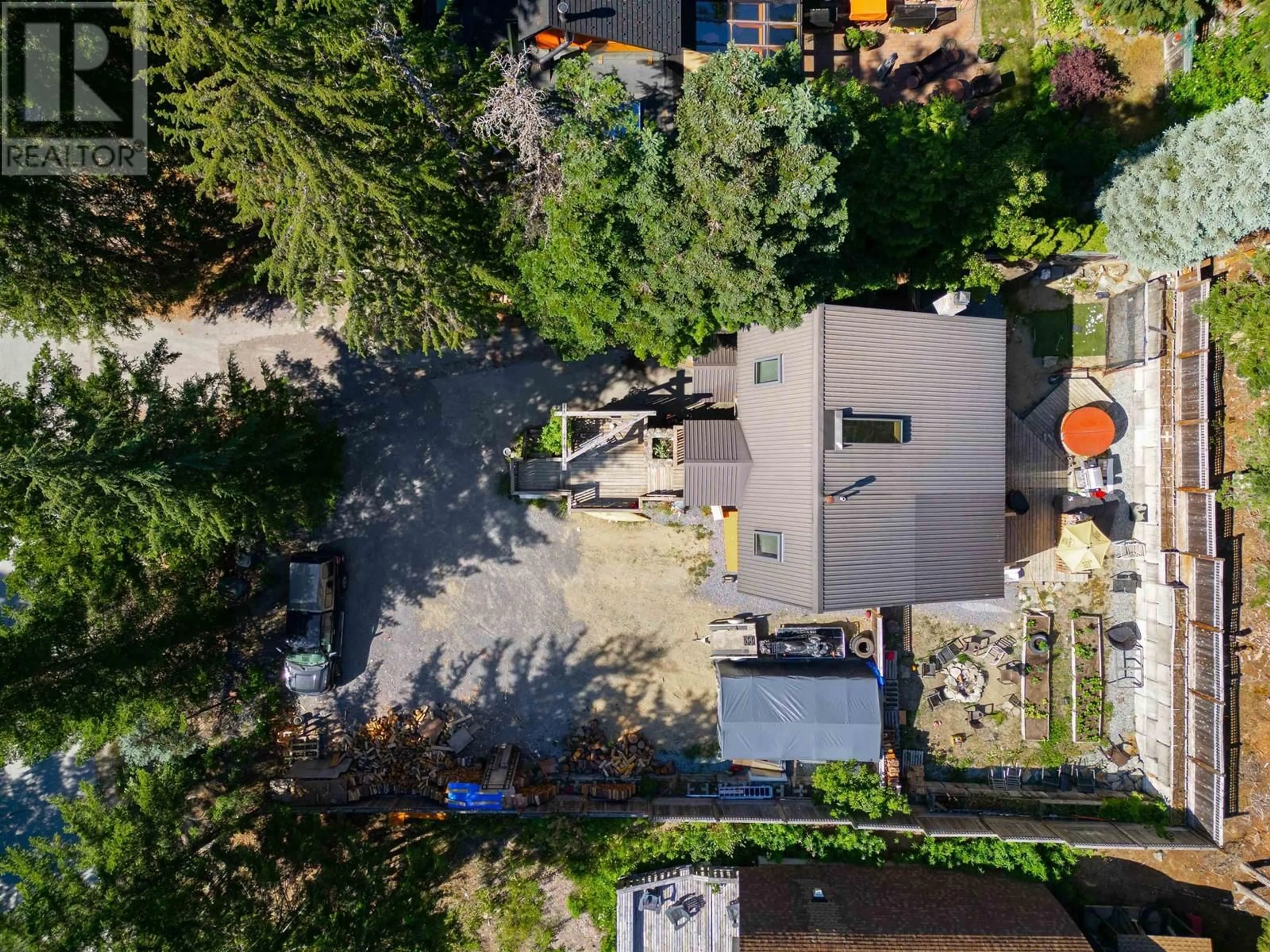 A pic from outside/outdoor area/front of a property/back of a property/a pic from drone, street for 6542 BALSAM WAY, Whistler British Columbia V8E0C5