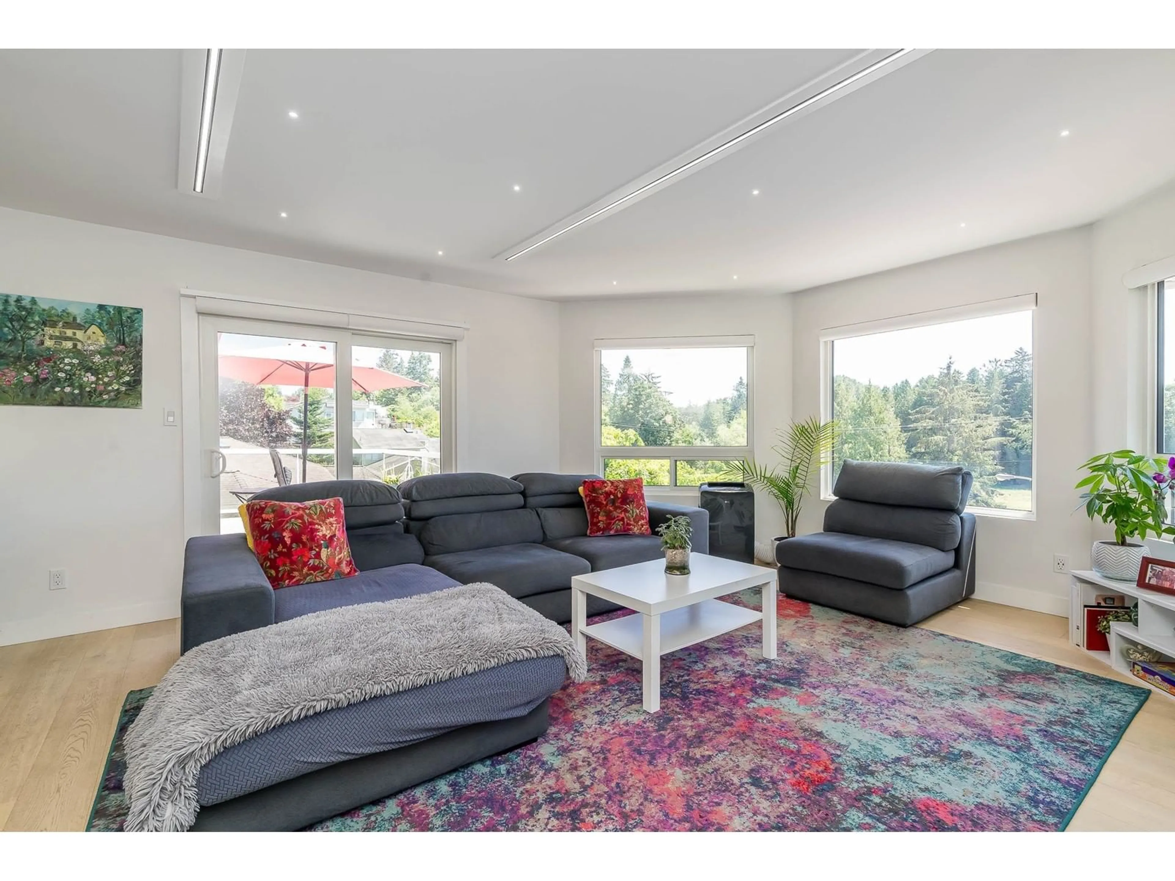 Living room for 16055 8 AVENUE, Surrey British Columbia V4A1A1
