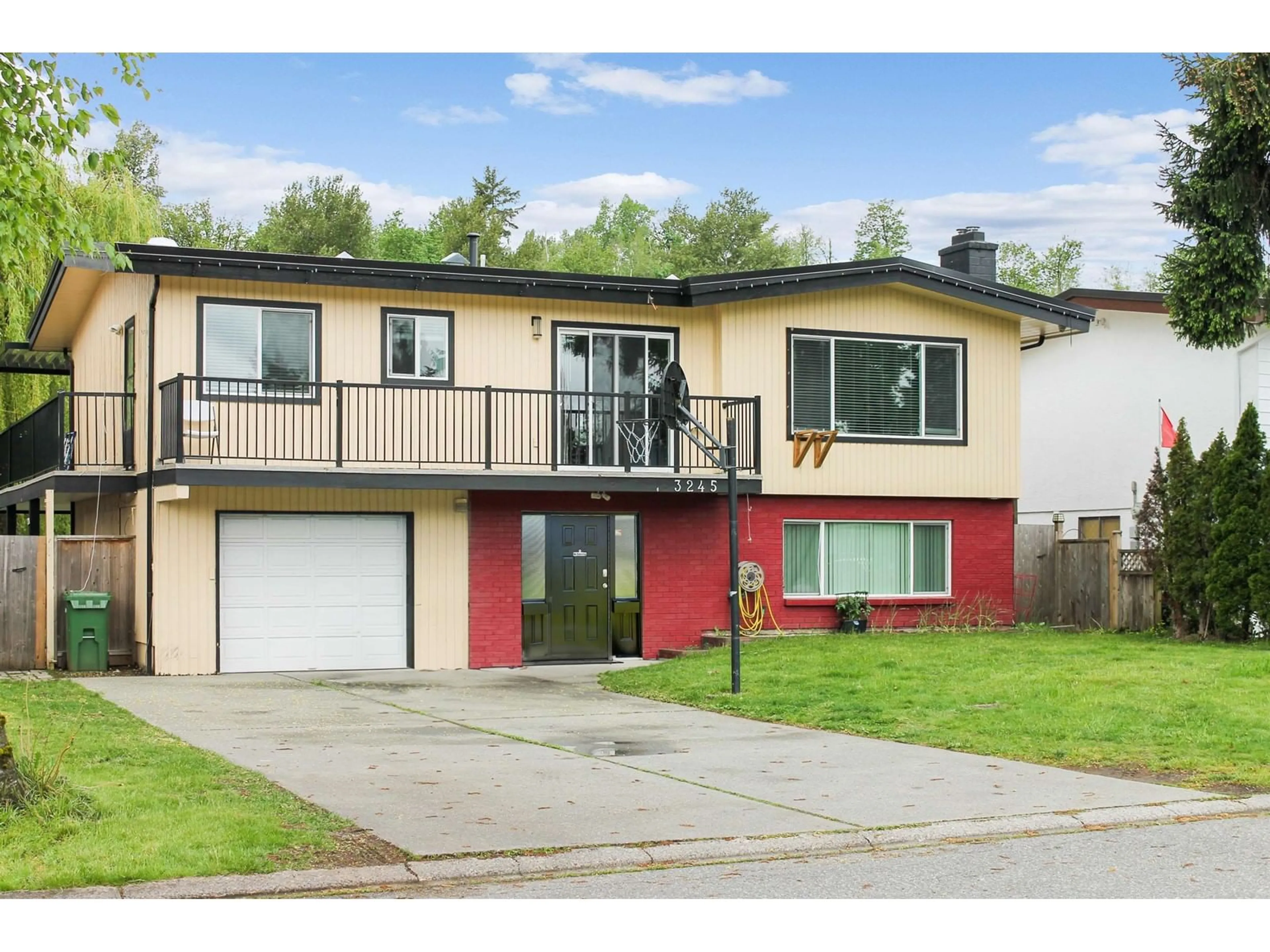 Frontside or backside of a home for 3245 JERVIS CRESCENT, Abbotsford British Columbia V2T4R8