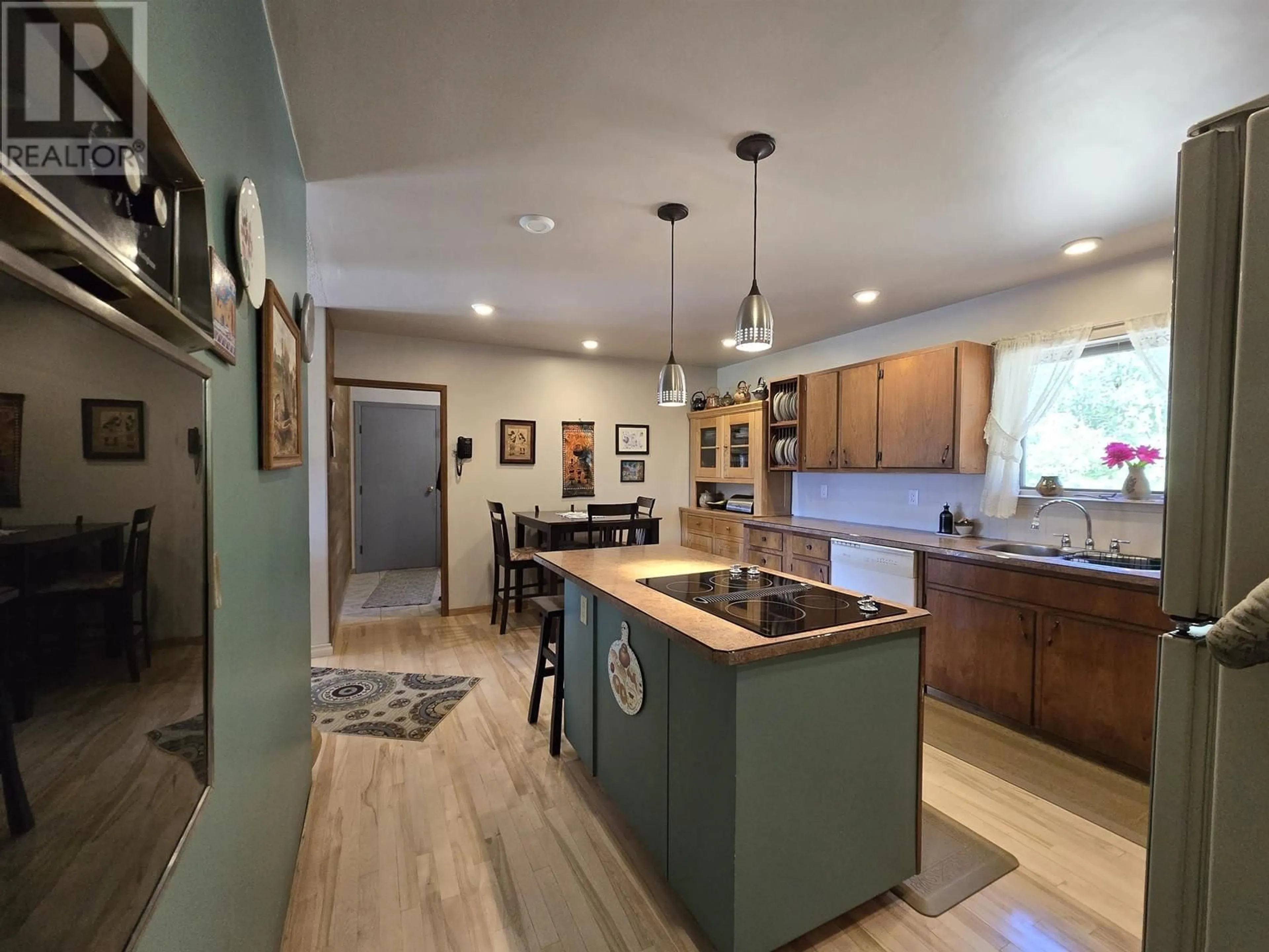 Open concept kitchen, unknown for 200 WHISKEYFILL ROAD, Valemount British Columbia V0E2Z0