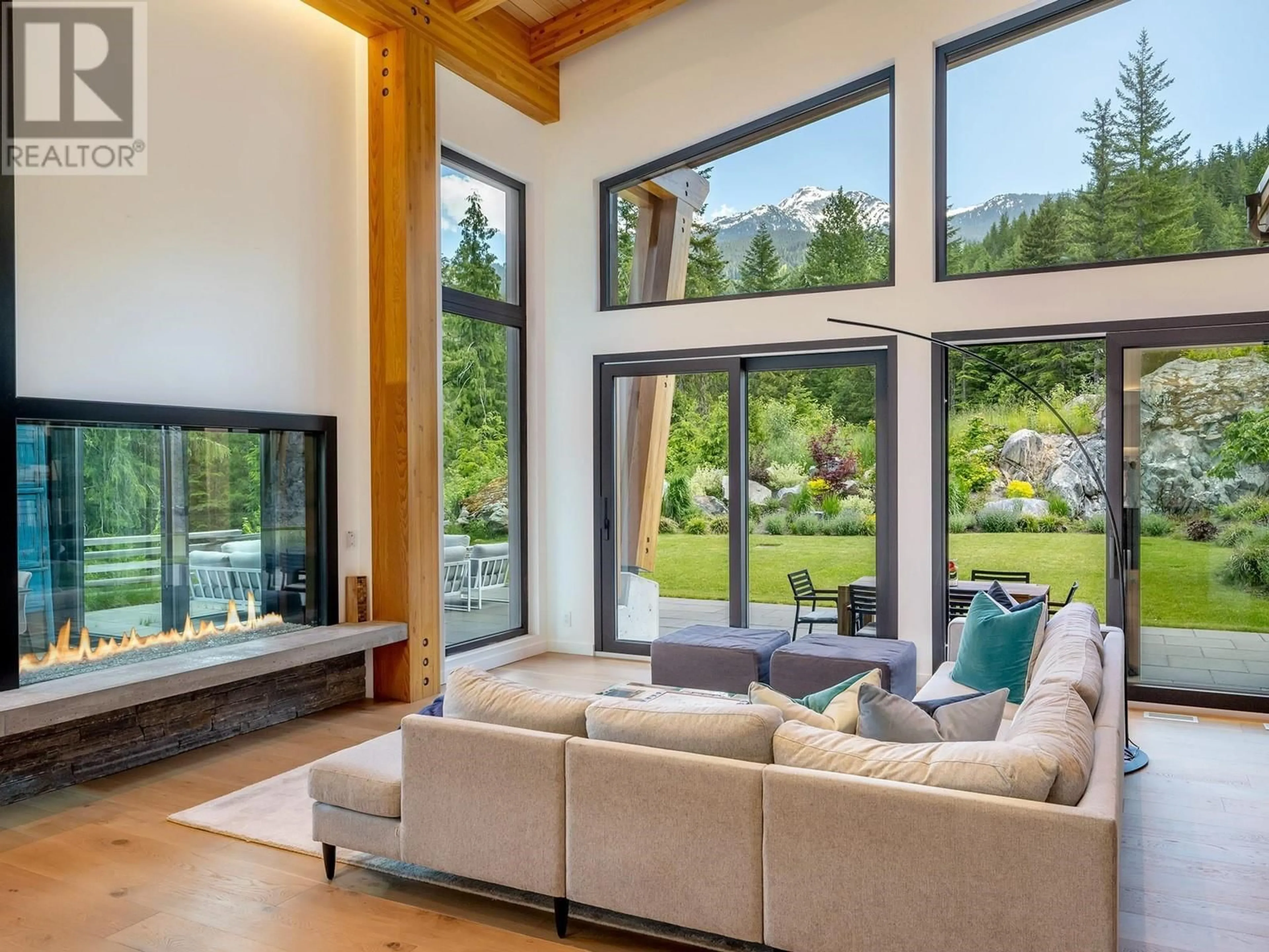 Living room for 1600 SOUTHLANDS LANE, Whistler British Columbia V8E0A2