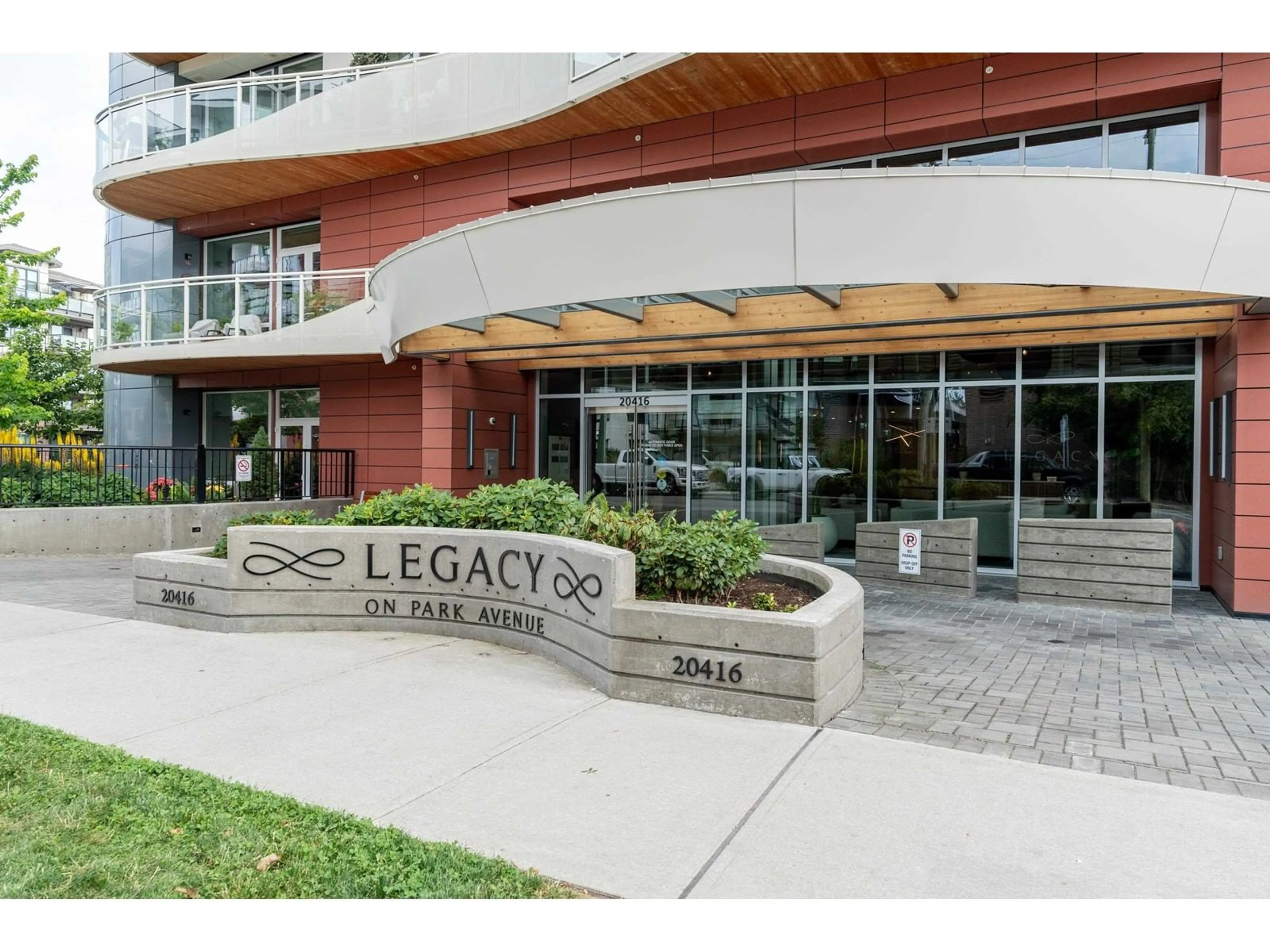 Indoor lobby for 413 20416 PARK AVENUE, Langley British Columbia V3A0N2