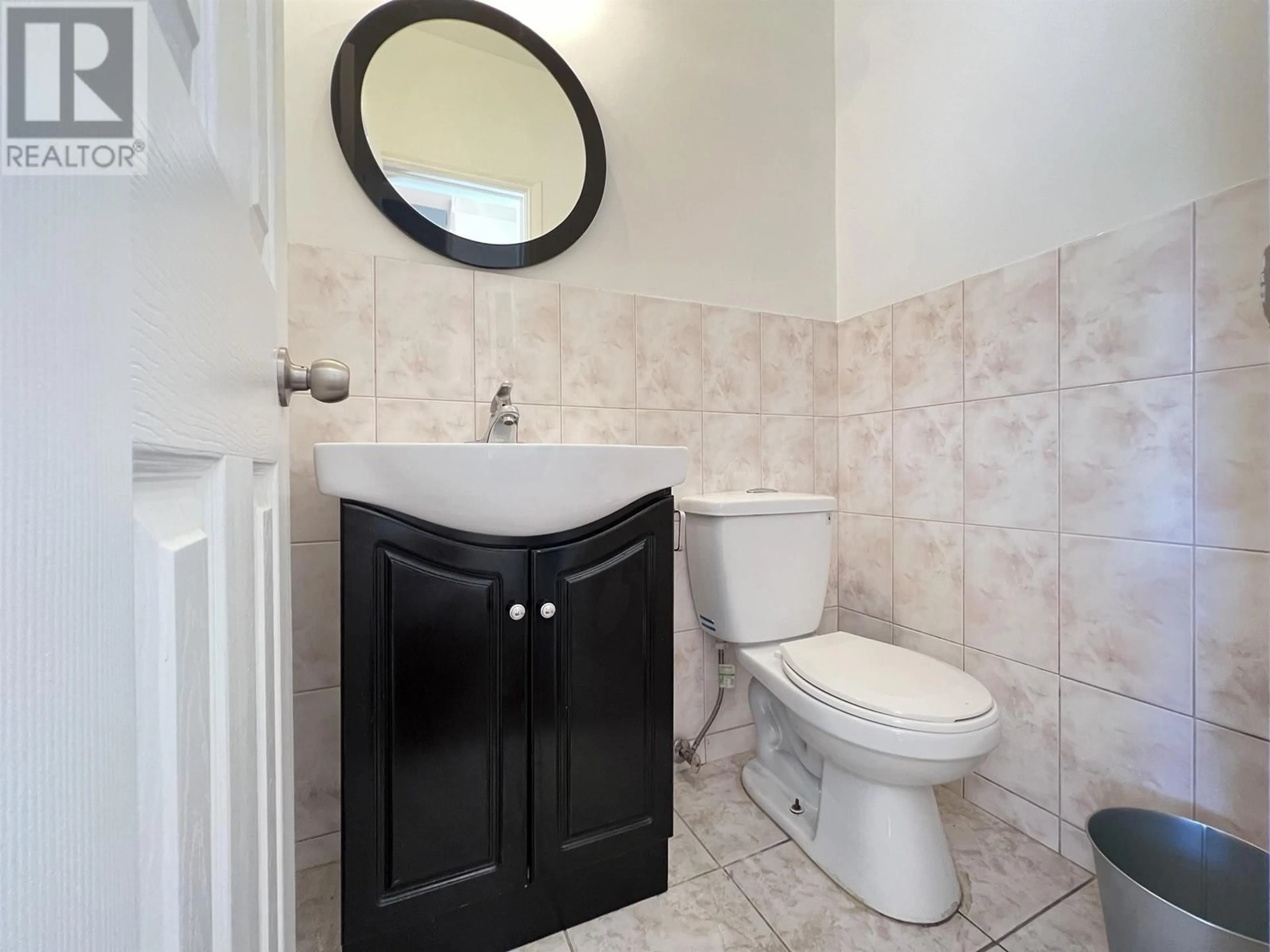 Standard bathroom, ceramic/tile floor for 204 - 2817 CLARK DRIVE, Vancouver British Columbia V5N3H7