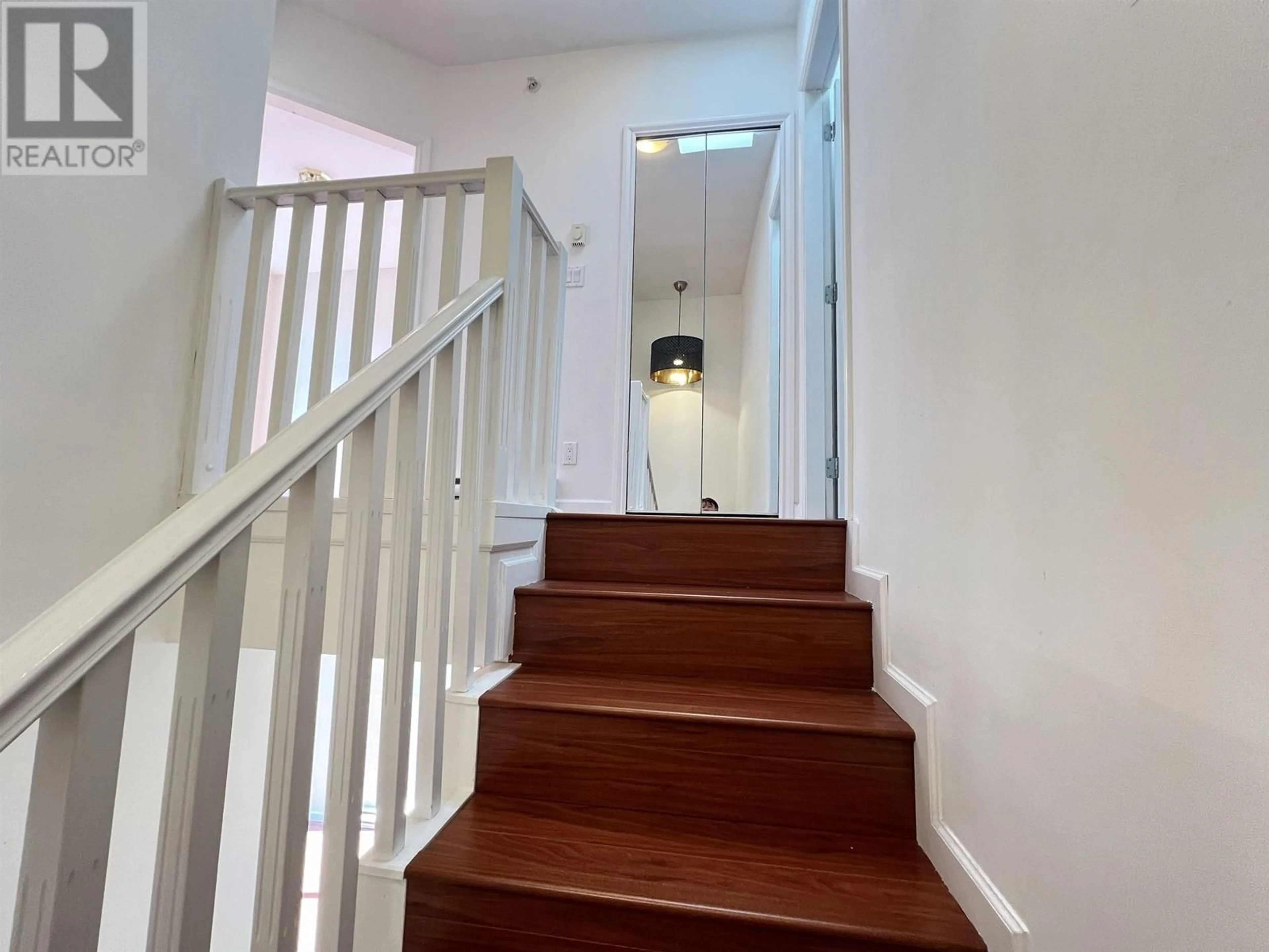 Stairs for 204 - 2817 CLARK DRIVE, Vancouver British Columbia V5N3H7