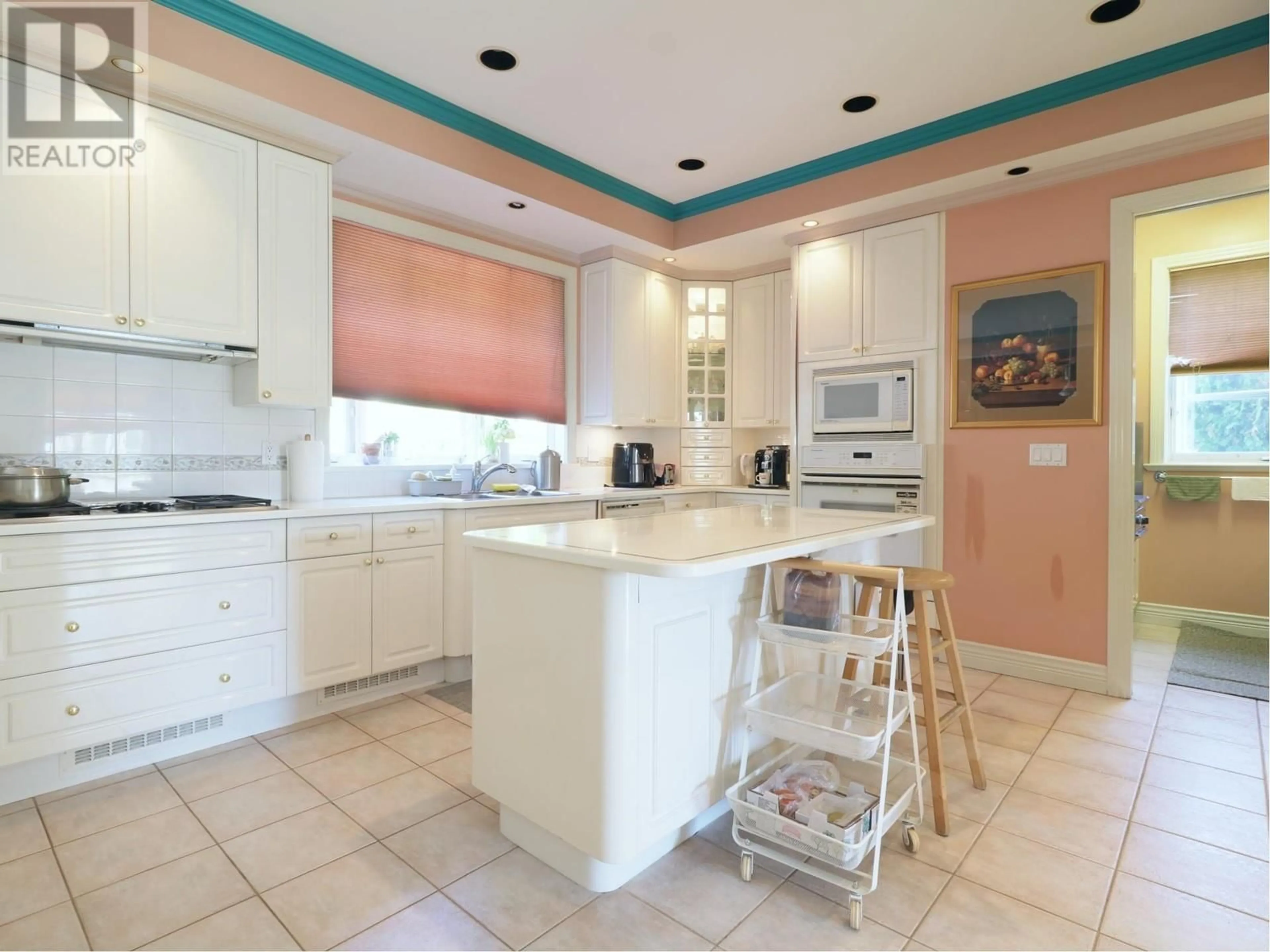 Open concept kitchen, ceramic/tile floor for 4828 MARINE DRIVE, Burnaby British Columbia V5J3G6