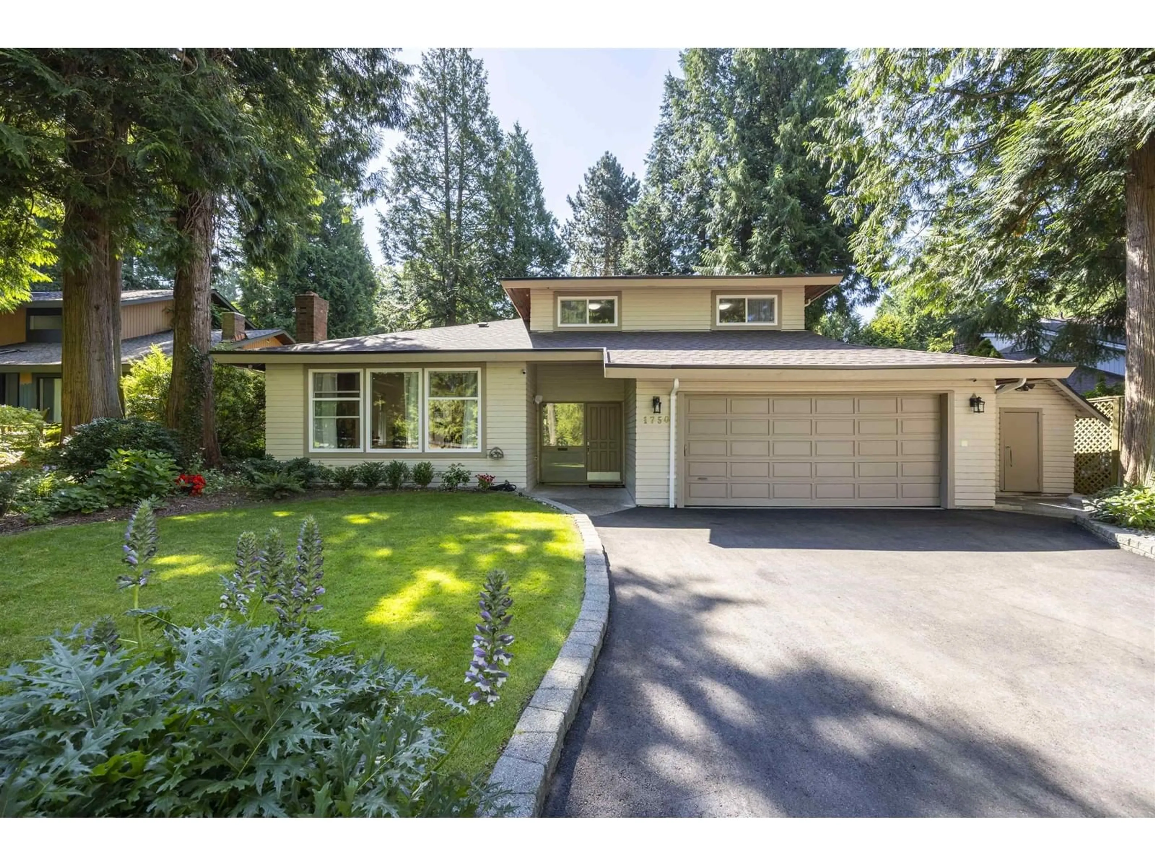 Frontside or backside of a home for 1750 AMBLE GREENE DRIVE, Surrey British Columbia V4A6P4