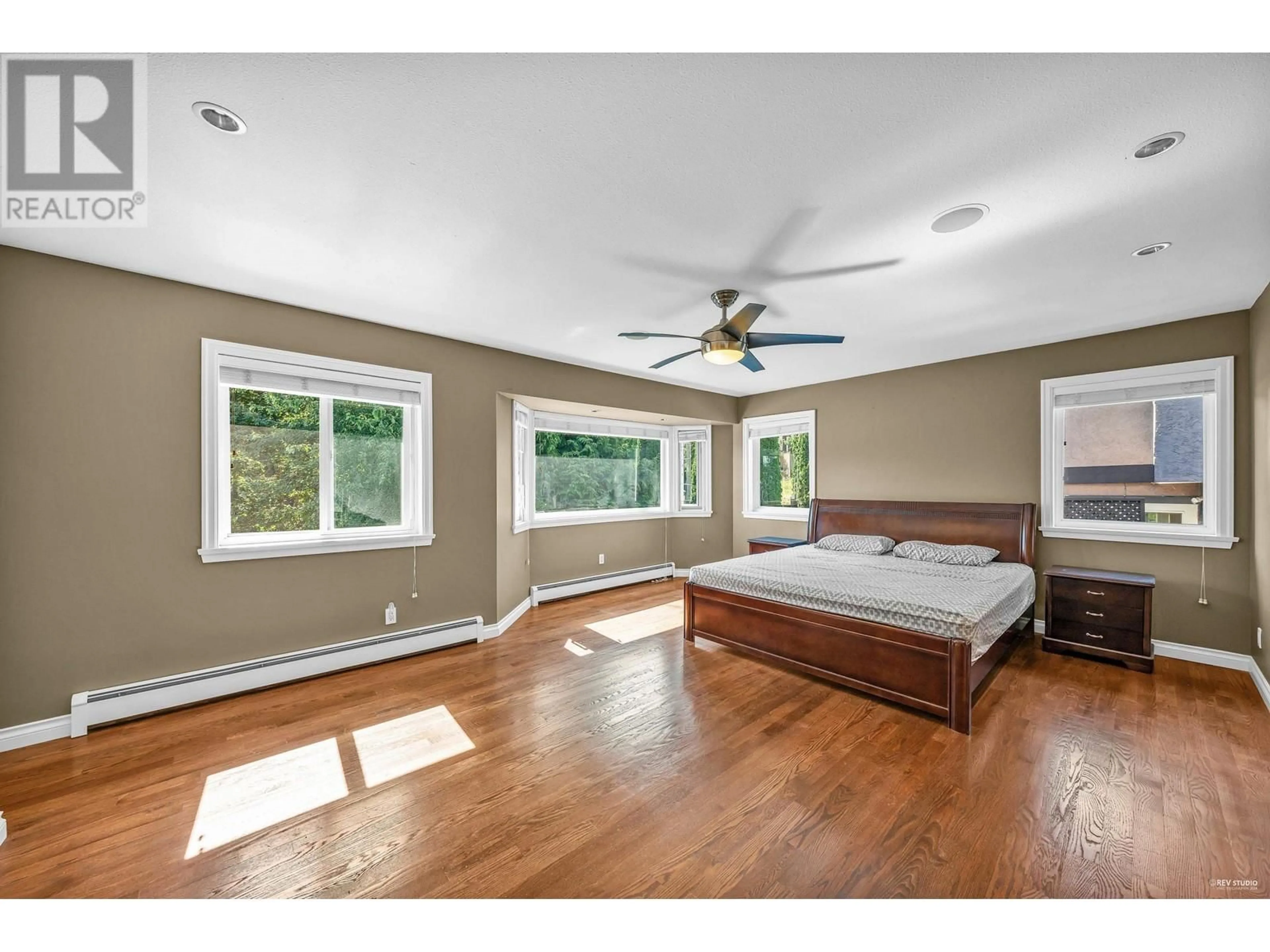 Bedroom with bed, wood/laminate floor for 6550 ALBERY PLACE, Burnaby British Columbia V5E4G2