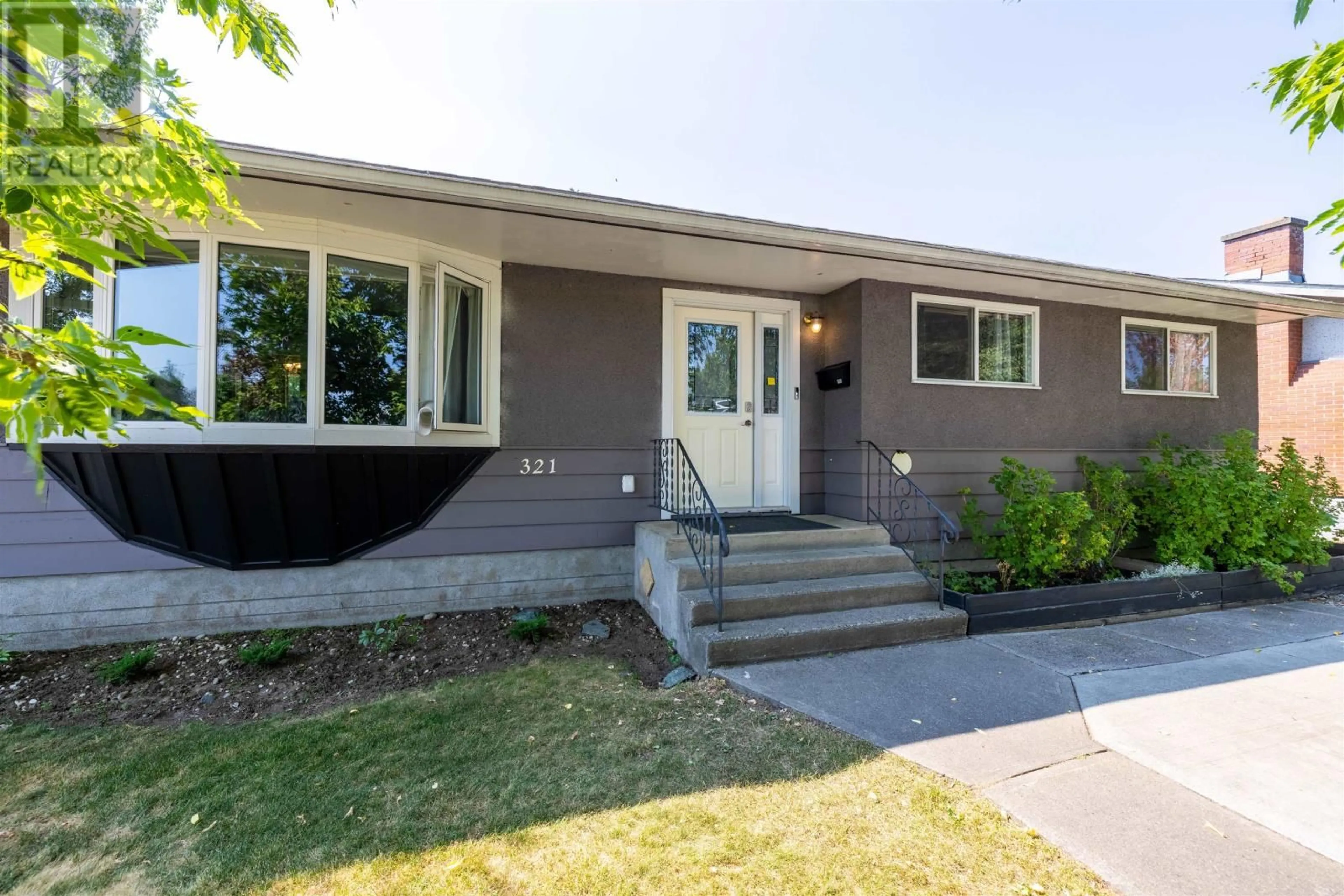 Frontside or backside of a home for 321 N OGILVIE STREET, Prince George British Columbia V2M3H7