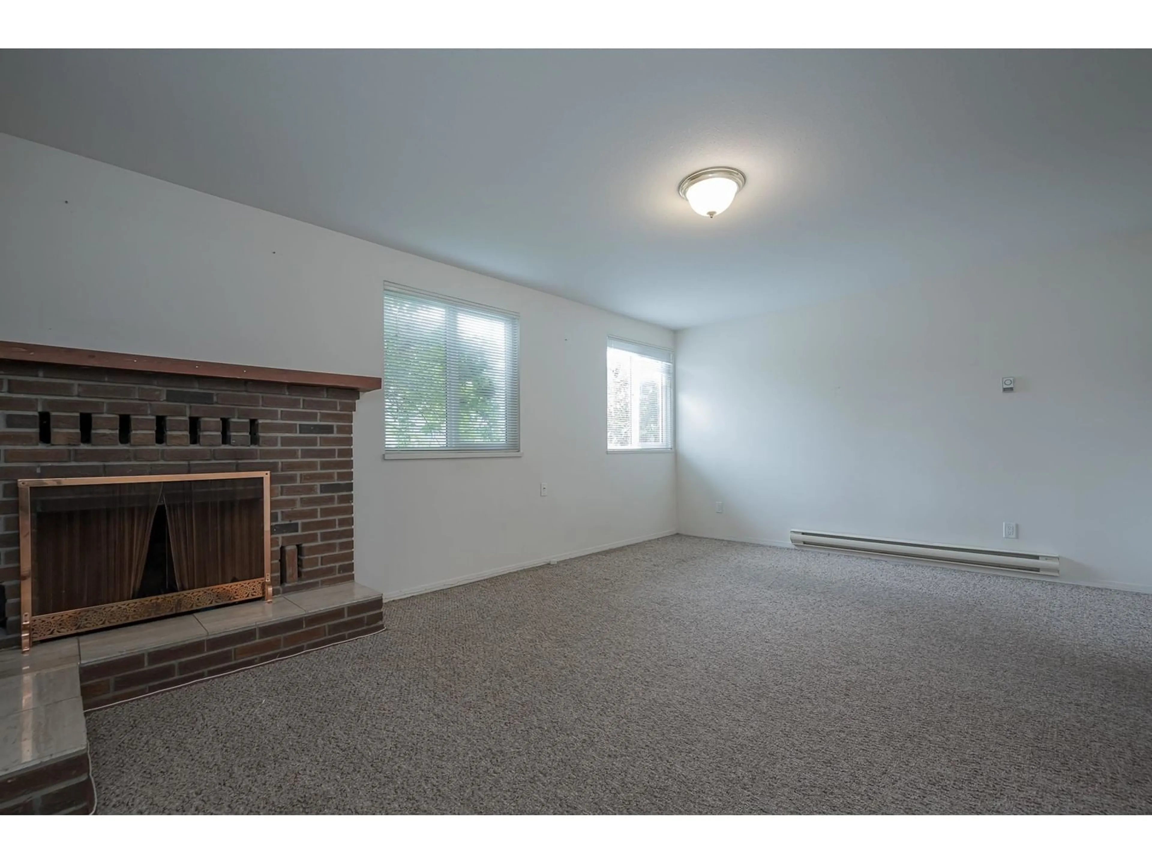 A pic of a room, carpet floors for 1713 156TH STREET, Surrey British Columbia V4A1V1