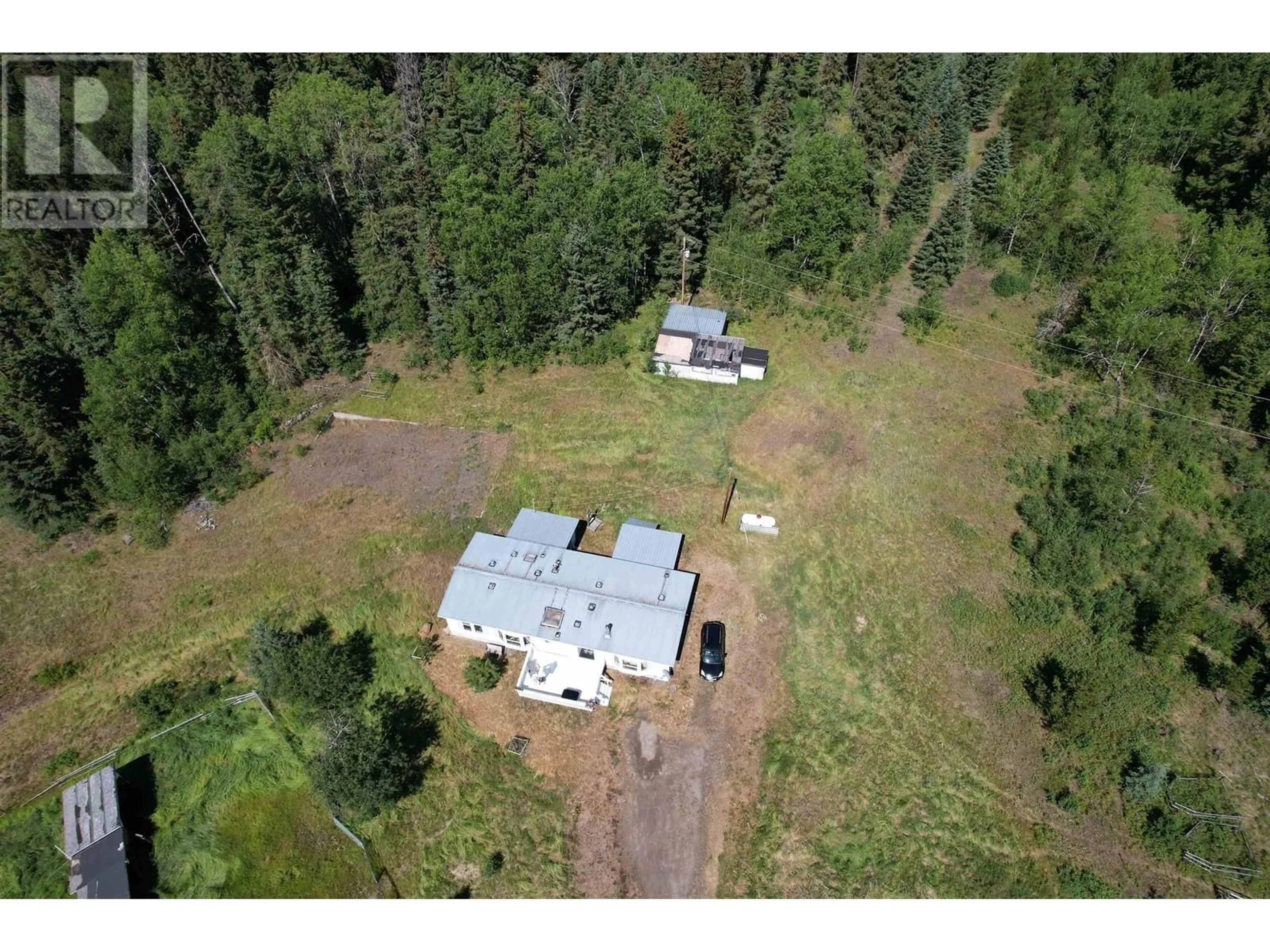 Cottage for 4996 LILY PAD LAKE ROAD, 100 Mile House British Columbia V0K2E1