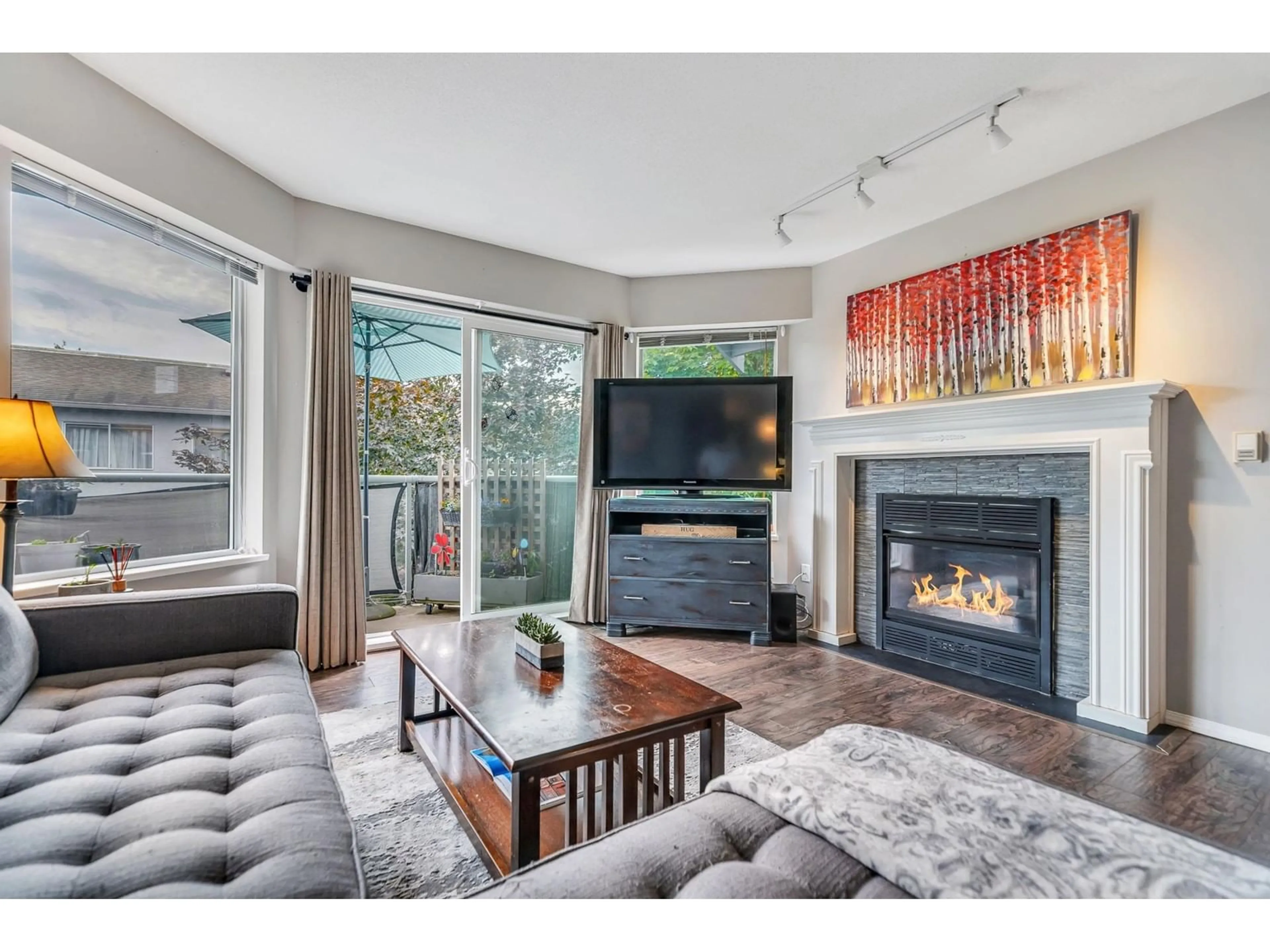 Living room for 305 5419 201A STREET, Langley British Columbia V3A1S7