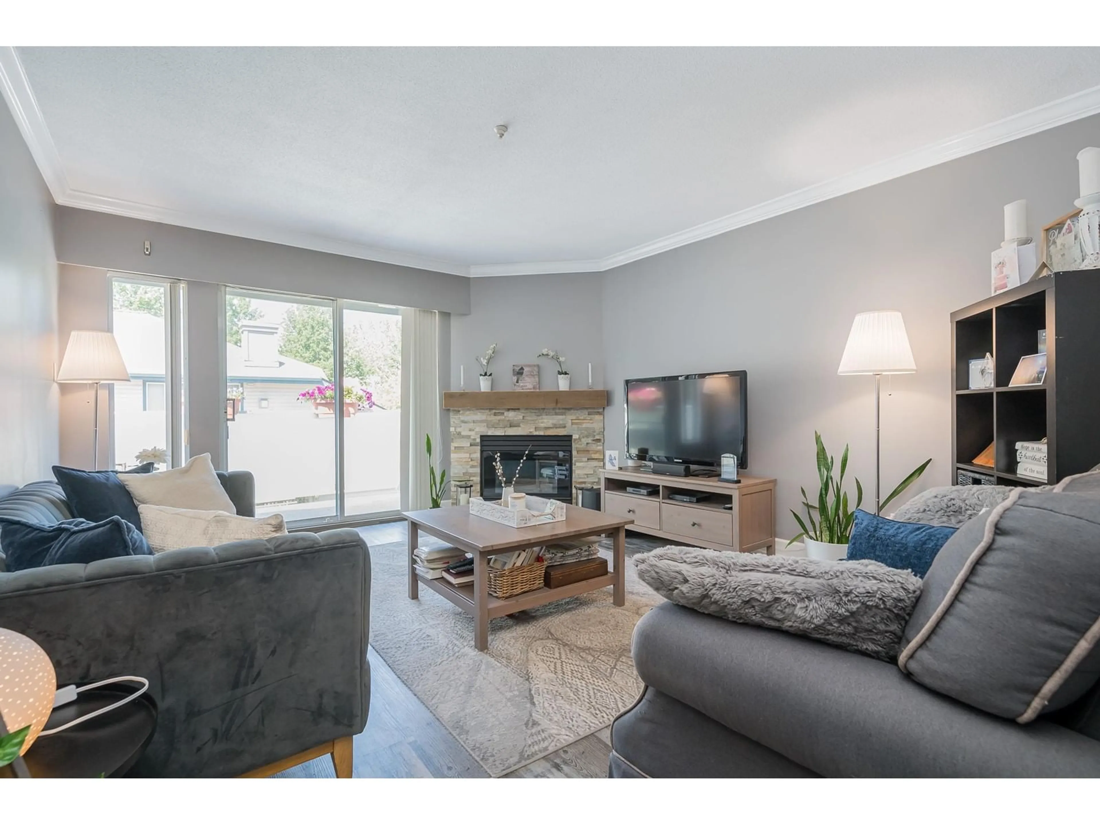 Living room for 19 5664 208 STREET, Langley British Columbia V3A8G4