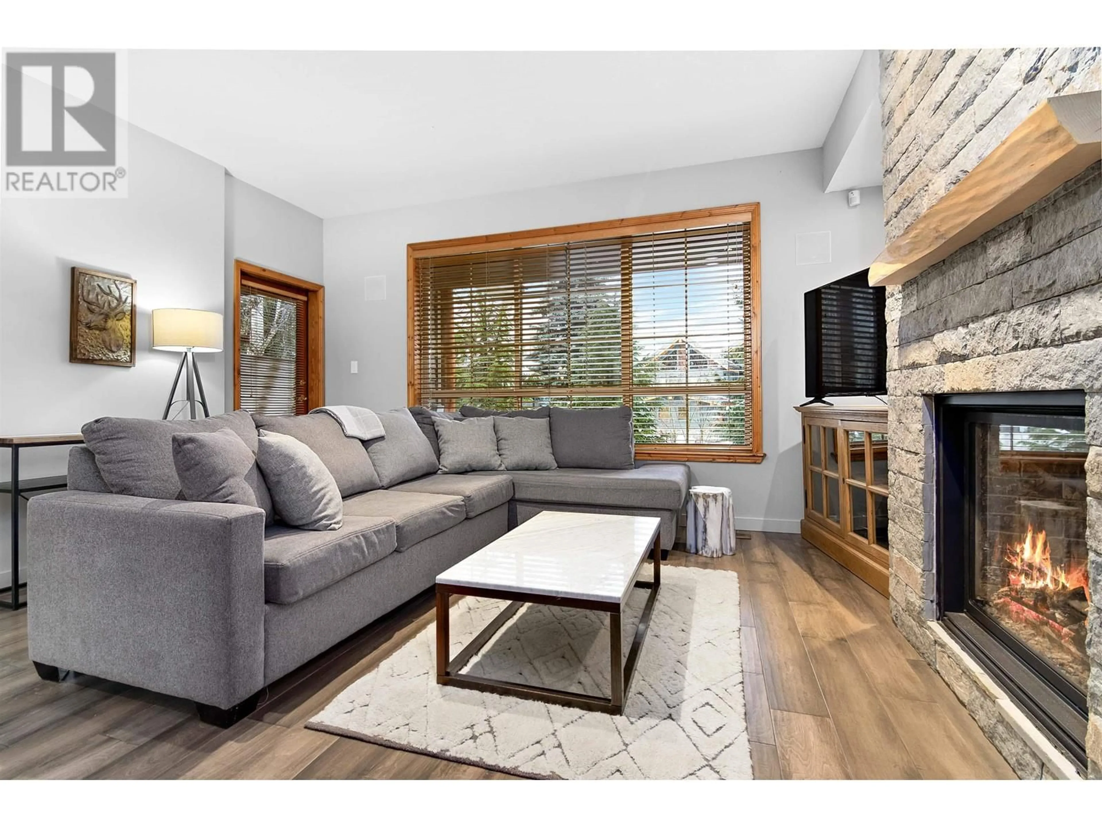 Living room for 18 8030 NICKLAUS NORTH BOULEVARD, Whistler British Columbia V8E1J7