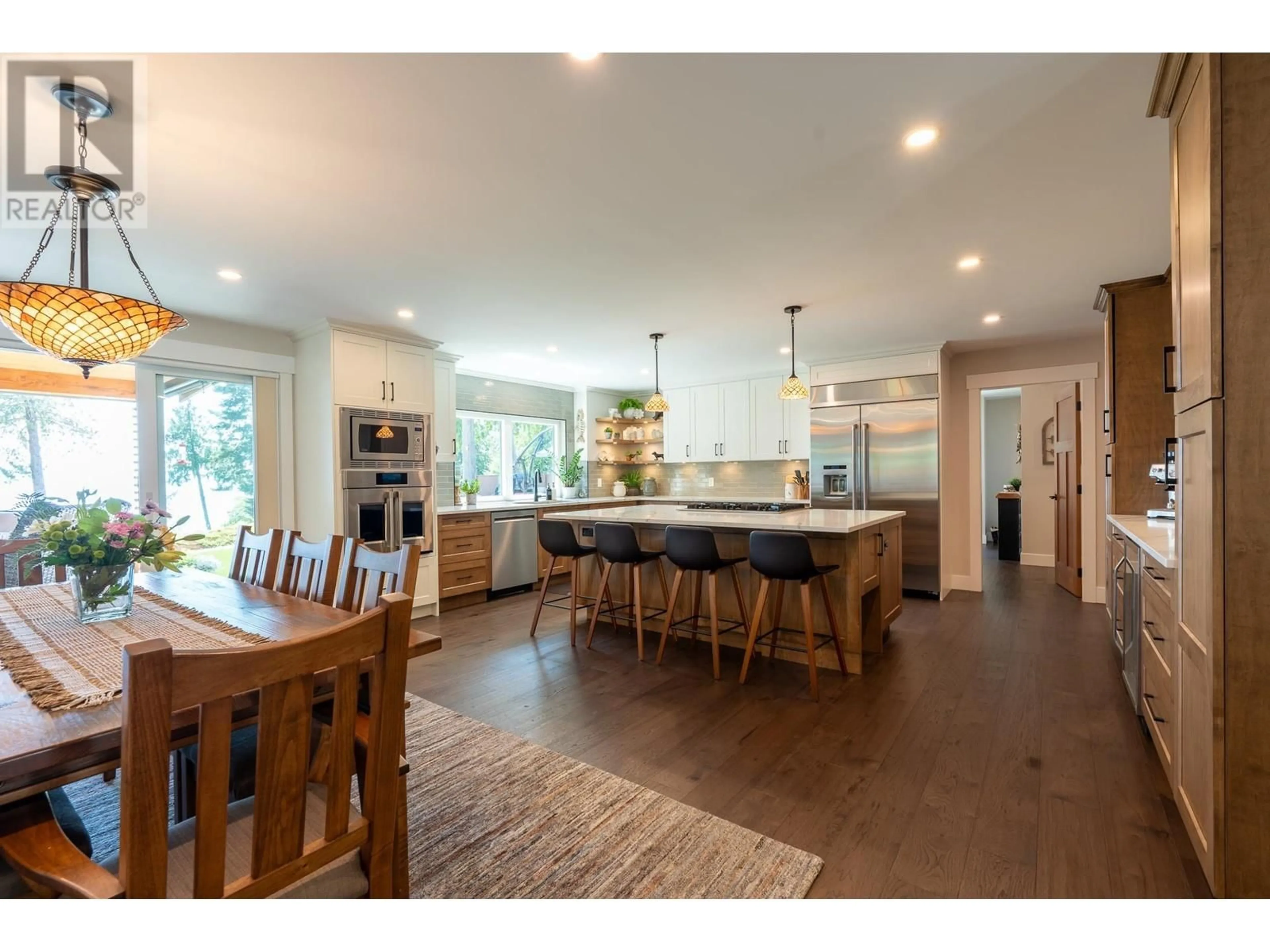 Open concept kitchen for 7891-7893 REDROOFFS ROAD, Halfmoon Bay British Columbia V7Z1A4