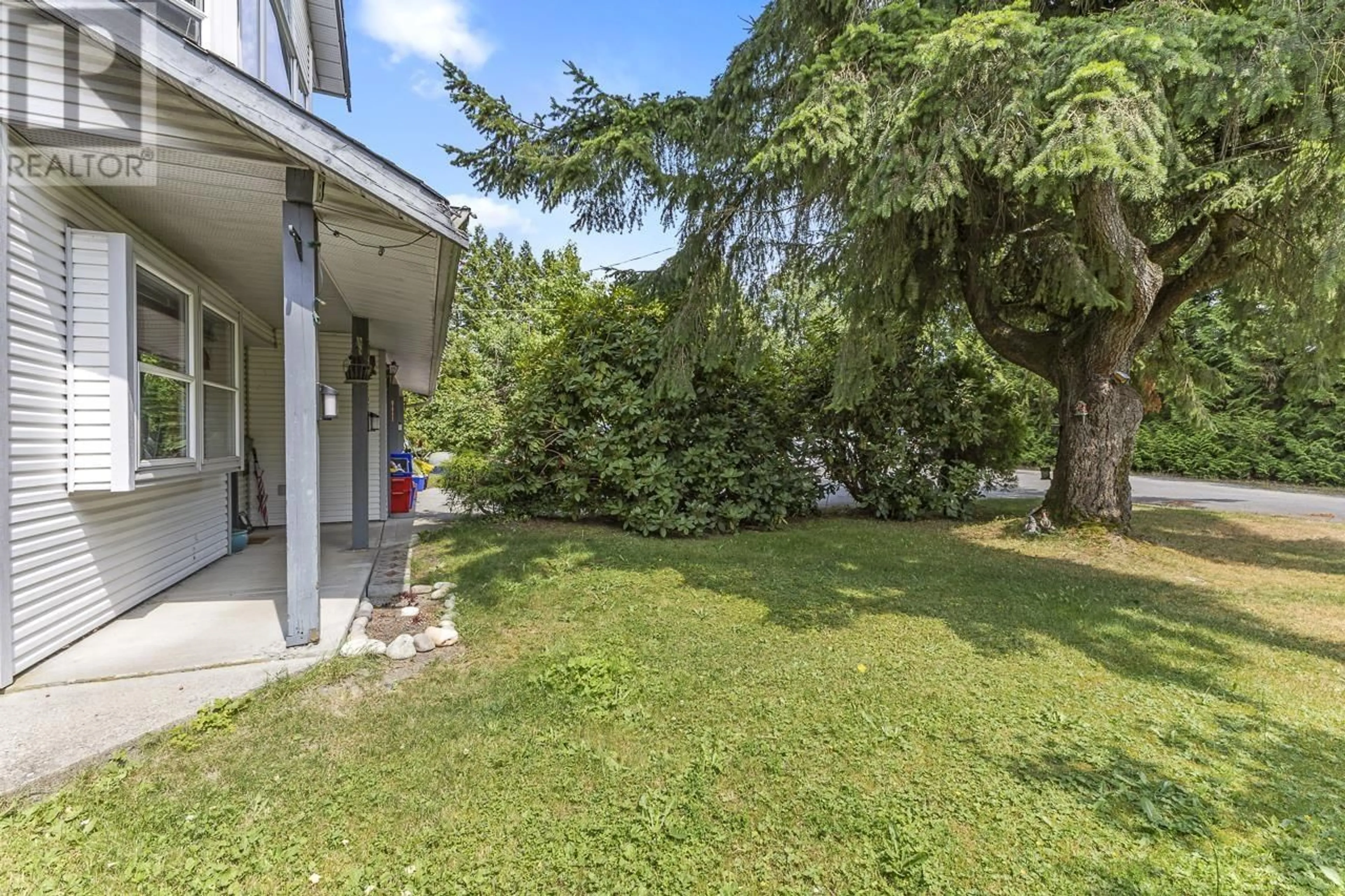 Patio, the fenced backyard for 20483 KENT STREET, Maple Ridge British Columbia V2X1A8