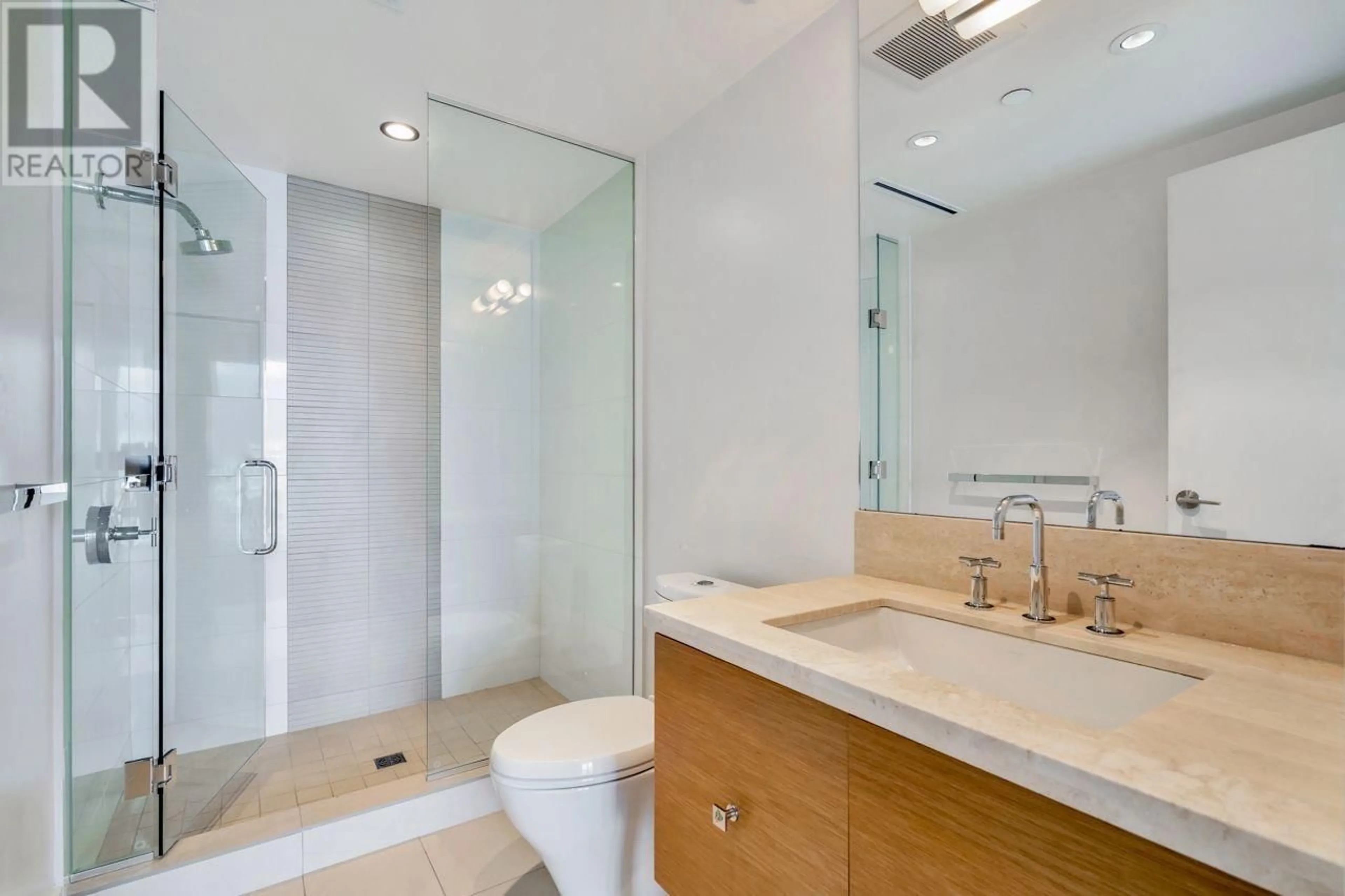 Standard bathroom, ceramic/tile floor for 3903 667 HOWE STREET, Vancouver British Columbia V6C0B5