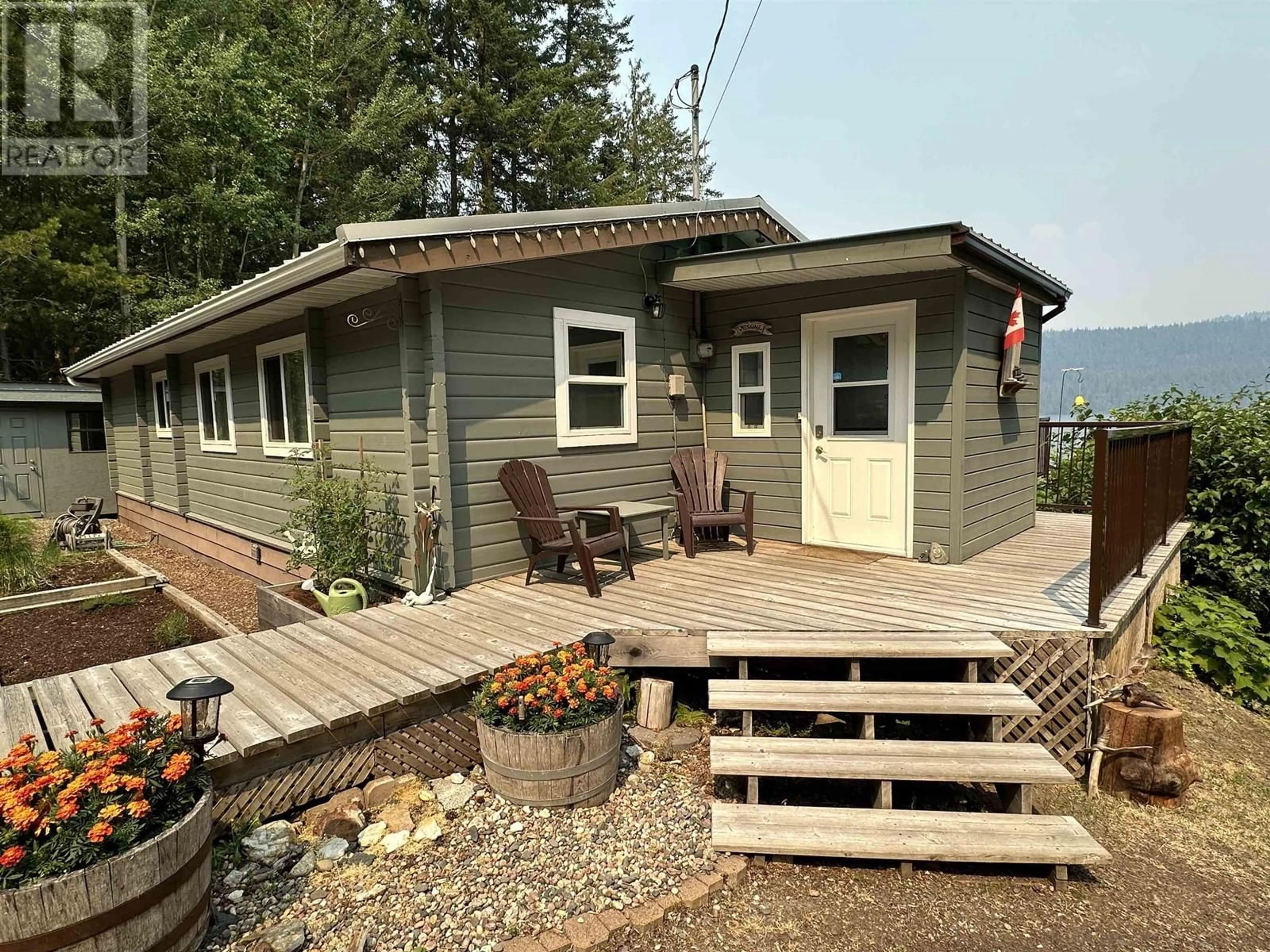 Cottage for 9045 S MAHOOD LAKE ROAD, Mahood Lake British Columbia V0K1J0