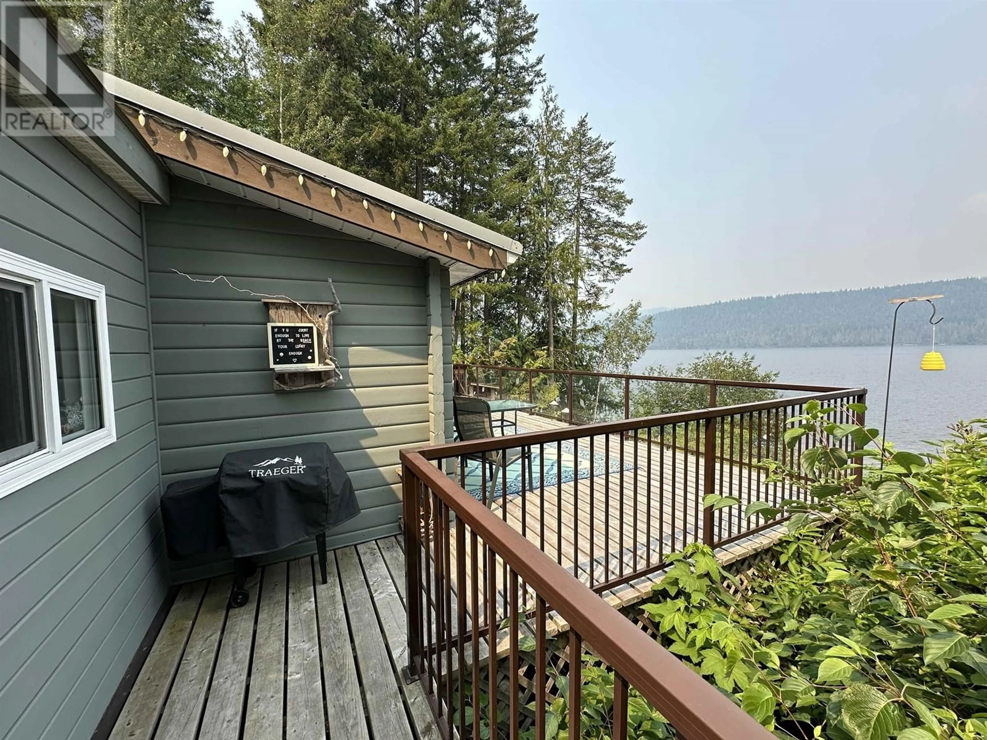 Patio for 9045 S MAHOOD LAKE ROAD, Mahood Lake British Columbia V0K1J0