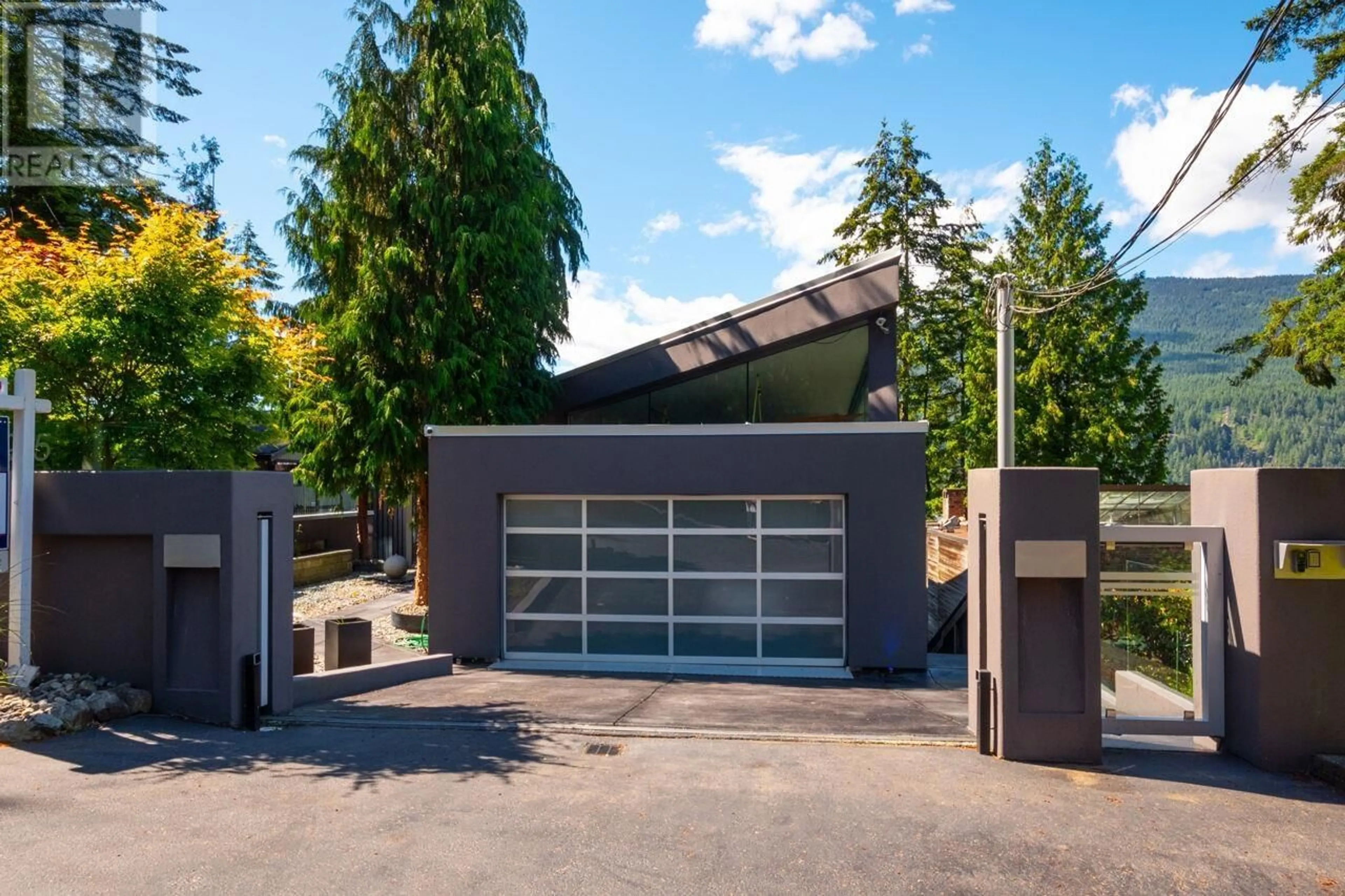 Indoor garage for 4915 ROBSON ROAD, Belcarra British Columbia V3H4N9