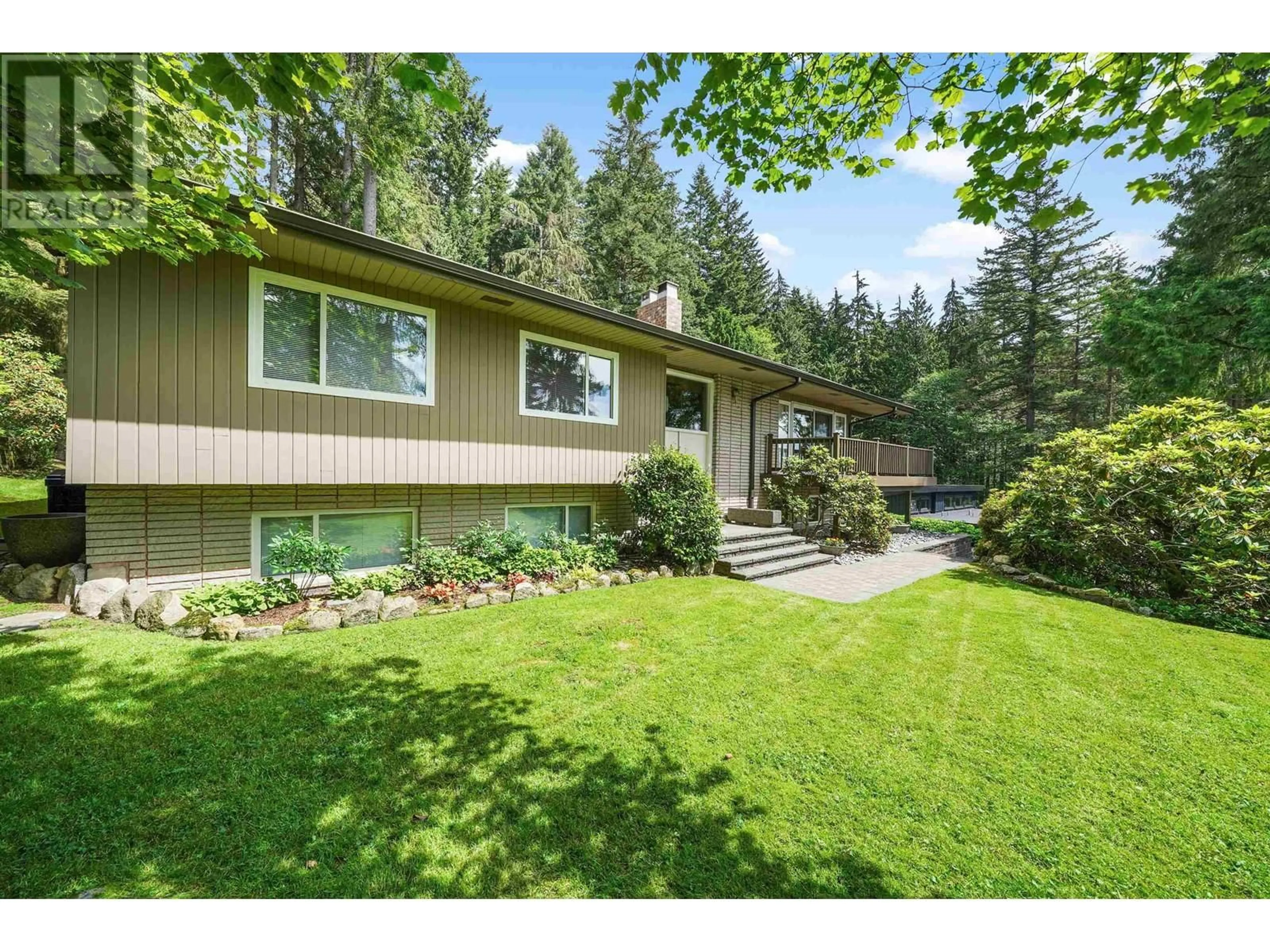 Frontside or backside of a home for 722 E ST. JAMES ROAD, North Vancouver British Columbia V7K1H1